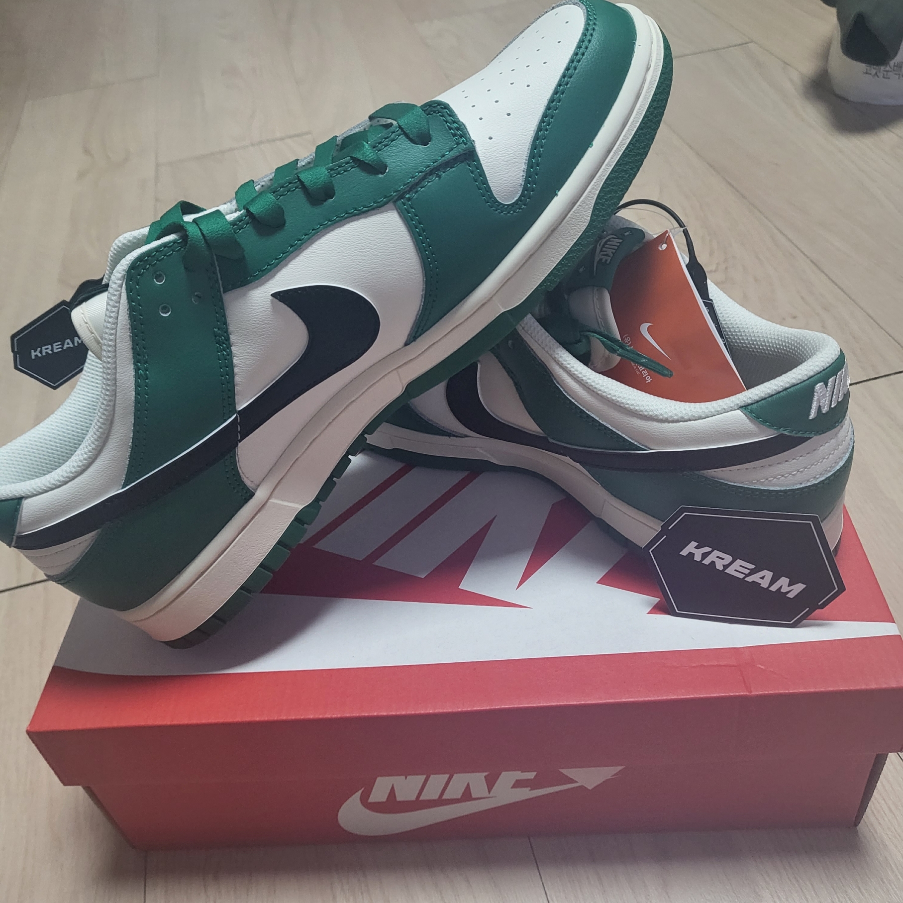 Nike Dunk Low Retro SE Jackpot Malachite 착용 스타일