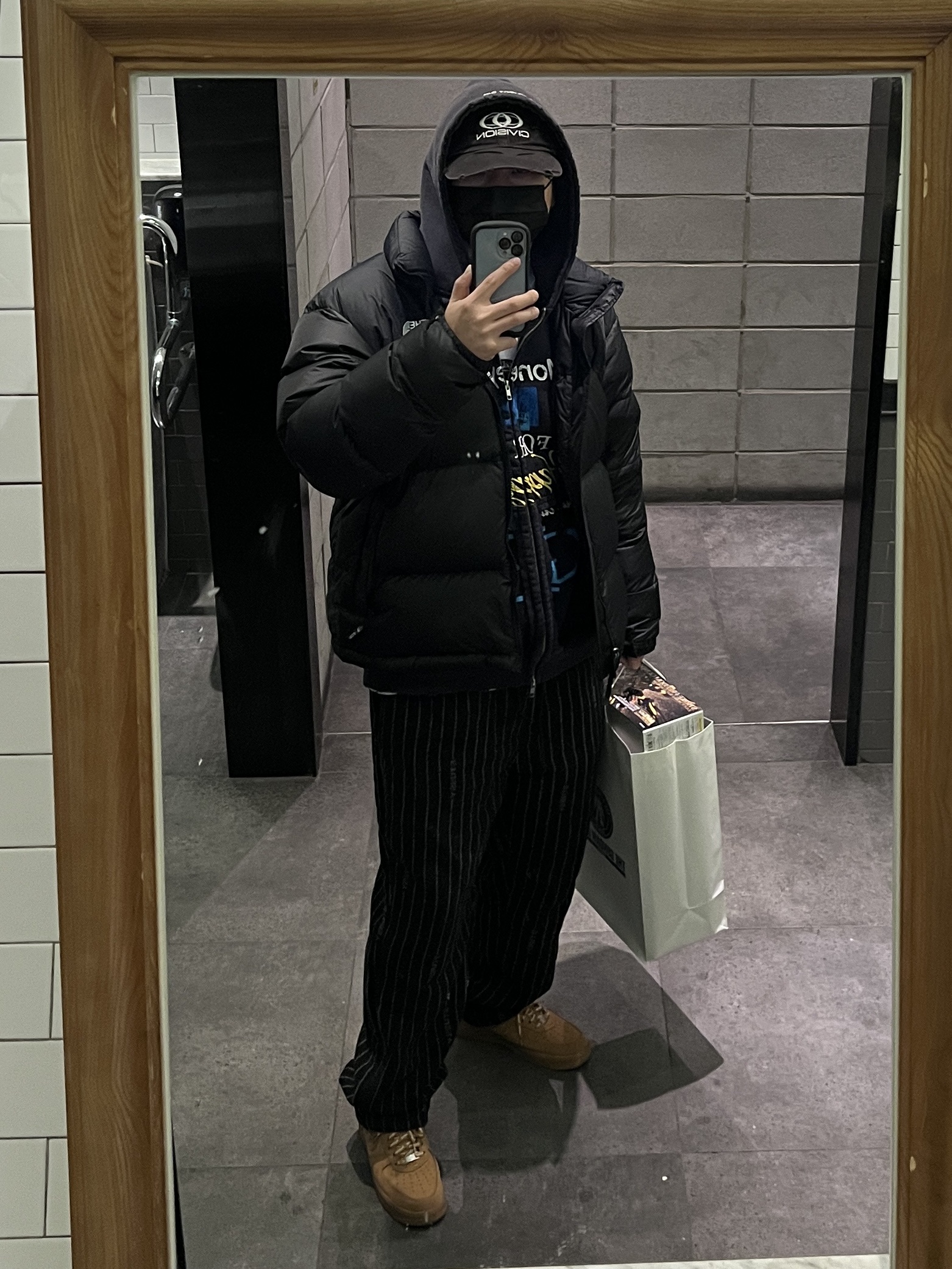 Civision by CSC Vison Destroyed Cap Washed Black, The North Face 1996 Eco Nuptse Jacket Black 착용 스타일 - 1