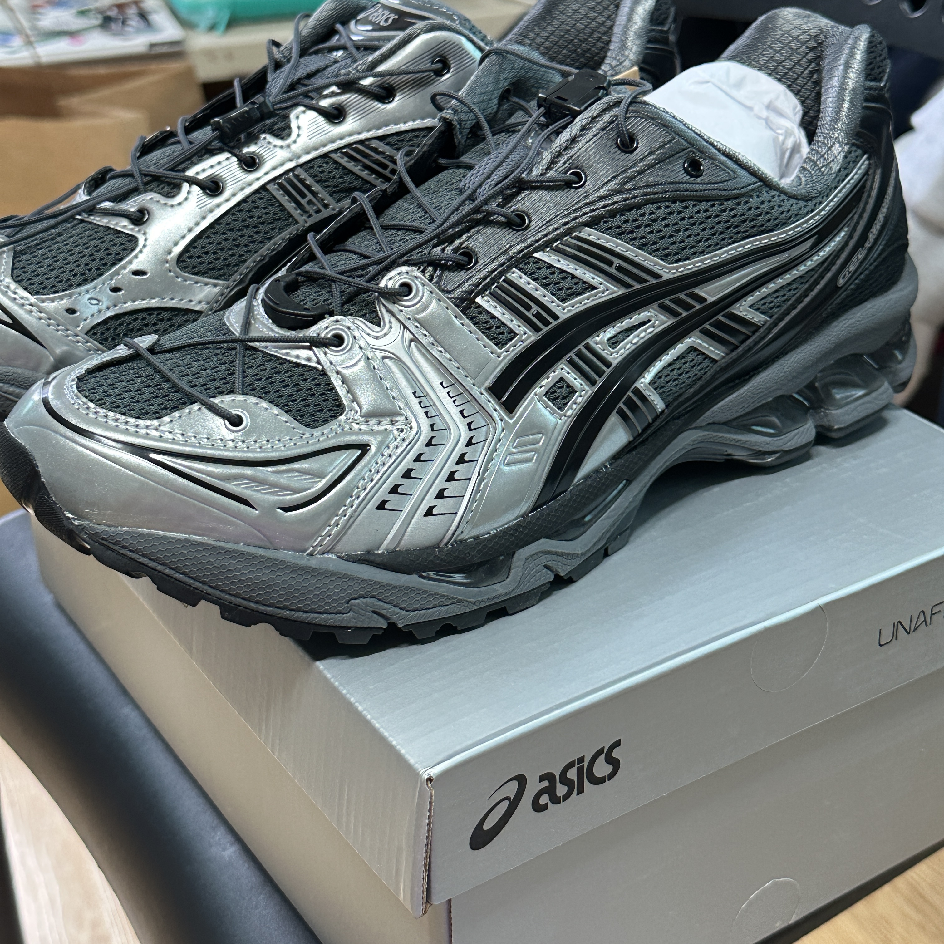 Asics x Unaffected Gel-Kayano 14 Silver Moon 착용 스타일 - 2