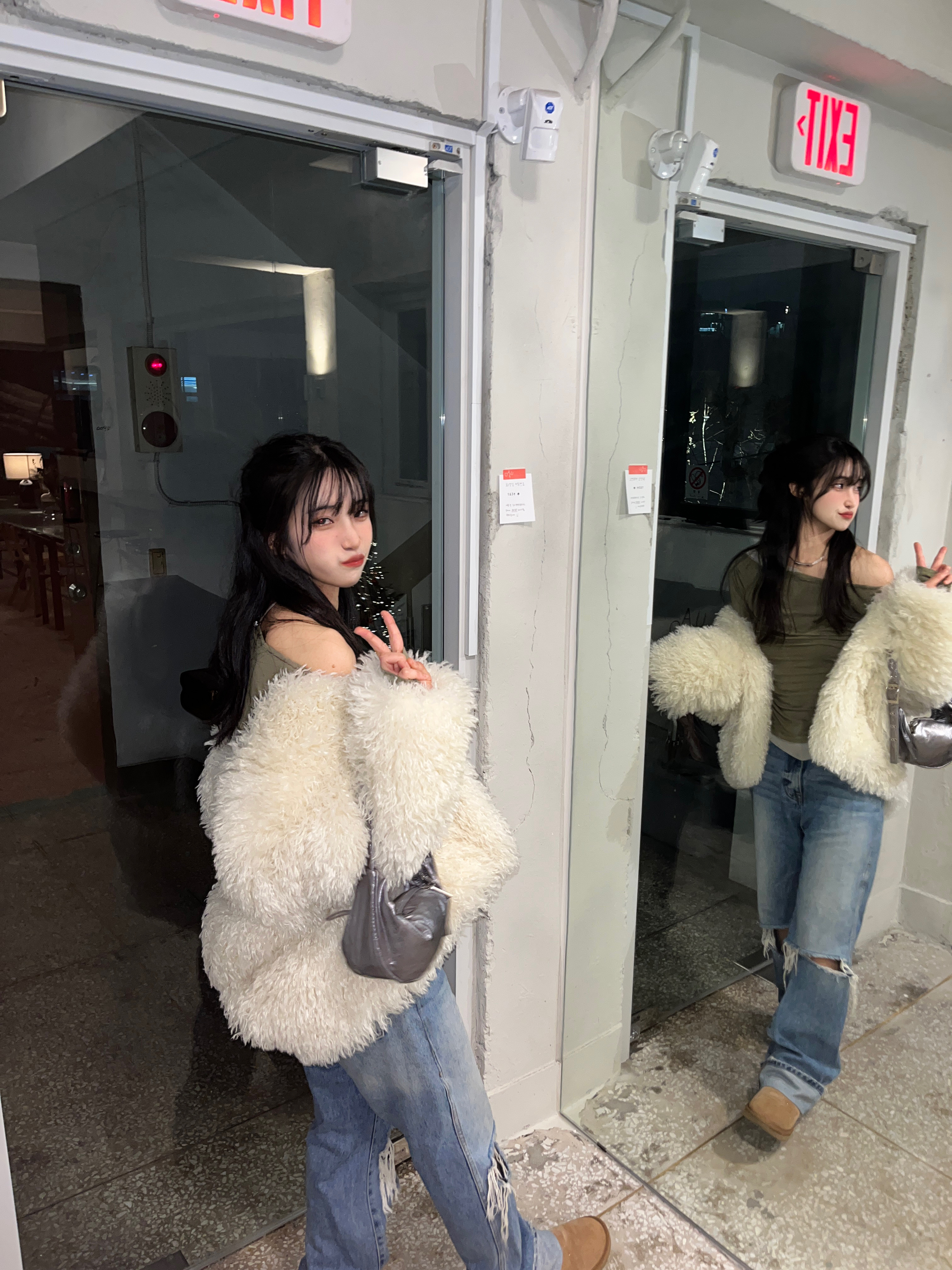 (W) UGG Classic Mini II Boots Chestnut 착용 스타일 - 4