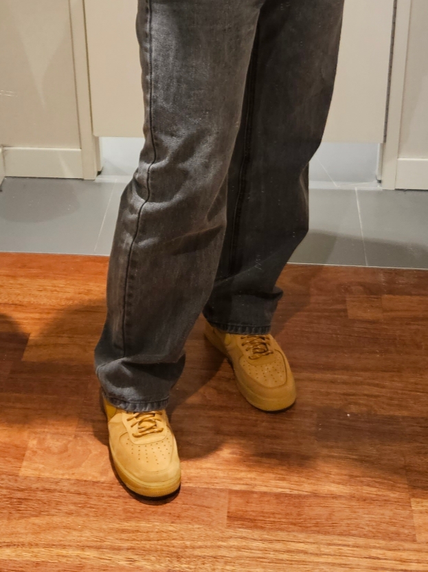 Nike Air Force 1 '07 WB Flax 착용 스타일