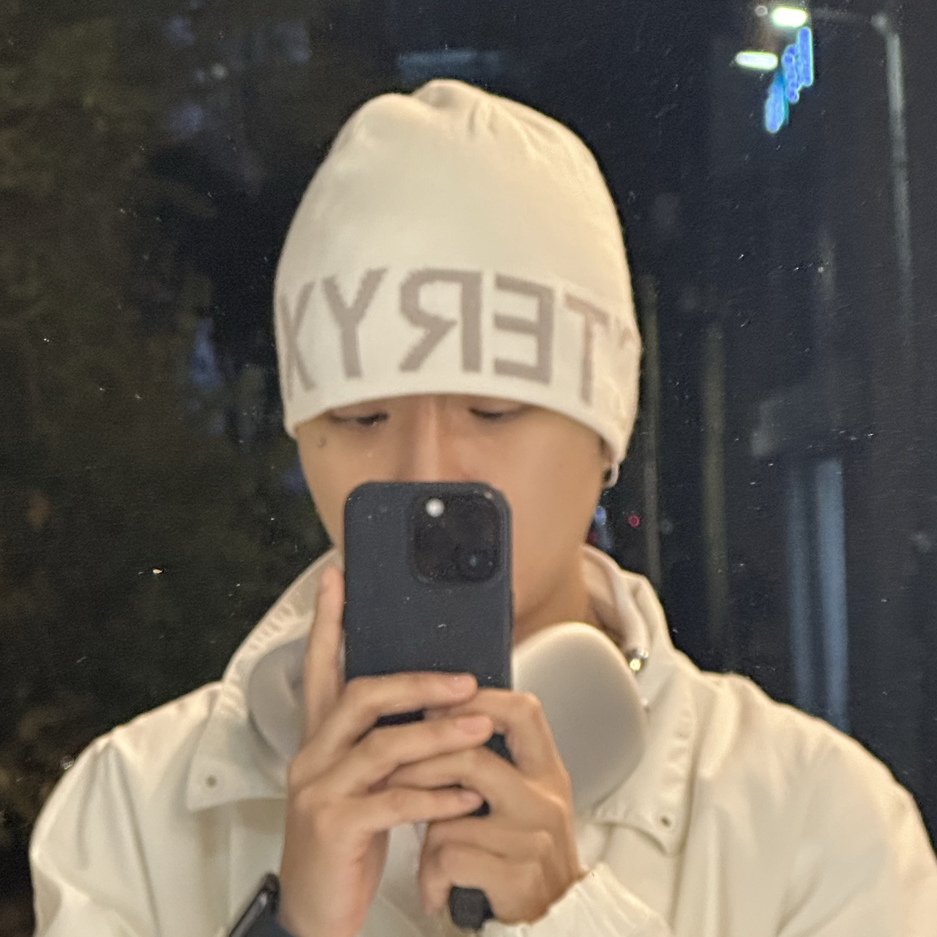 Arc'teryx Word Head Toque Arctic Silk, Apple AirPods Max Lightning Silver (Korean Ver.) 착용 스타일 - 2