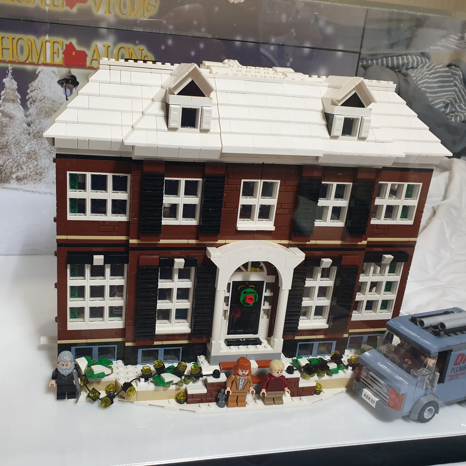 Lego Home Alone, Adidas Forum Low Home Alone 착용 스타일 - 1