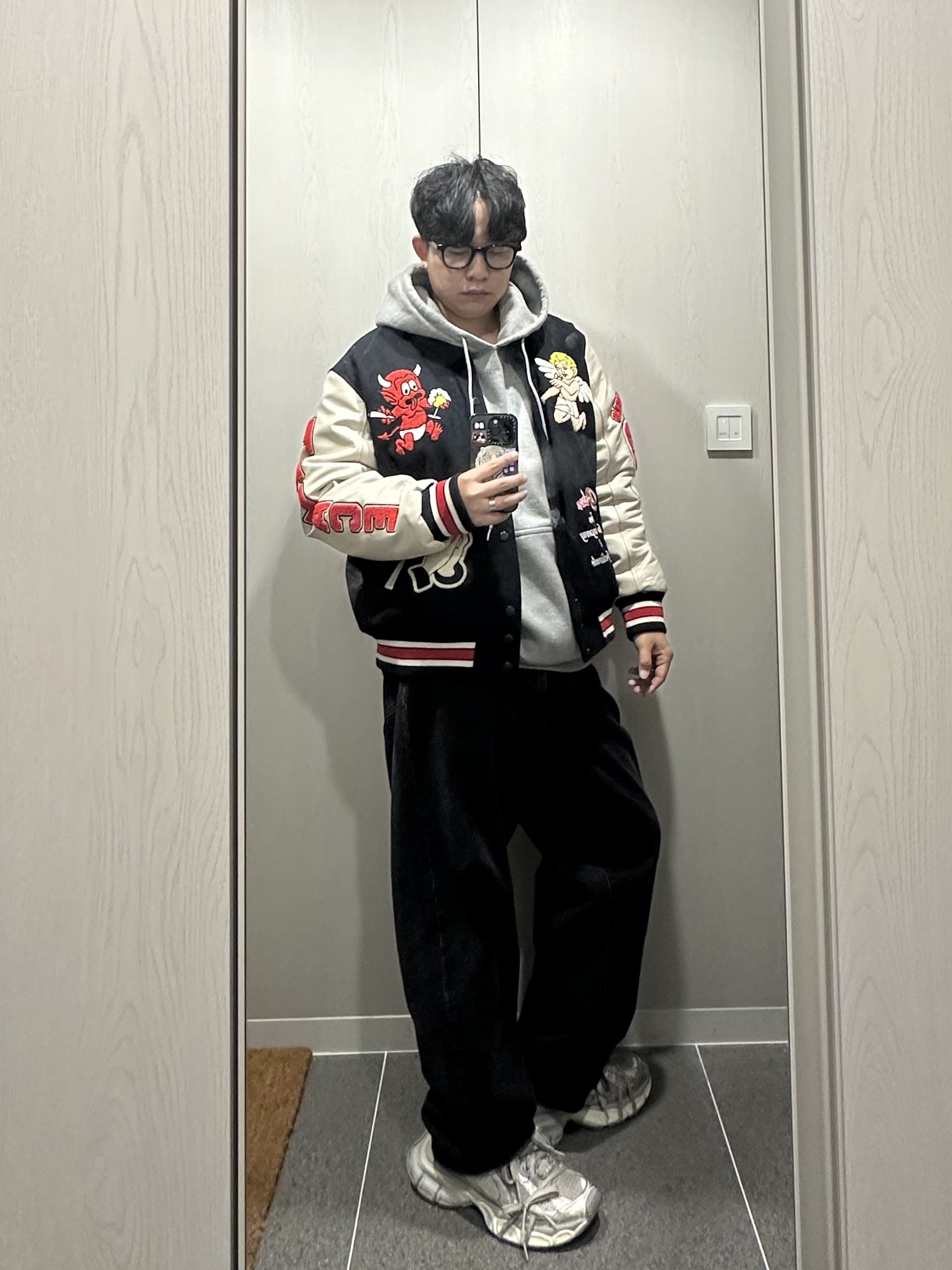 Palace Fallen Angels Varsity Jacket Navy - 23SS 착용 스타일