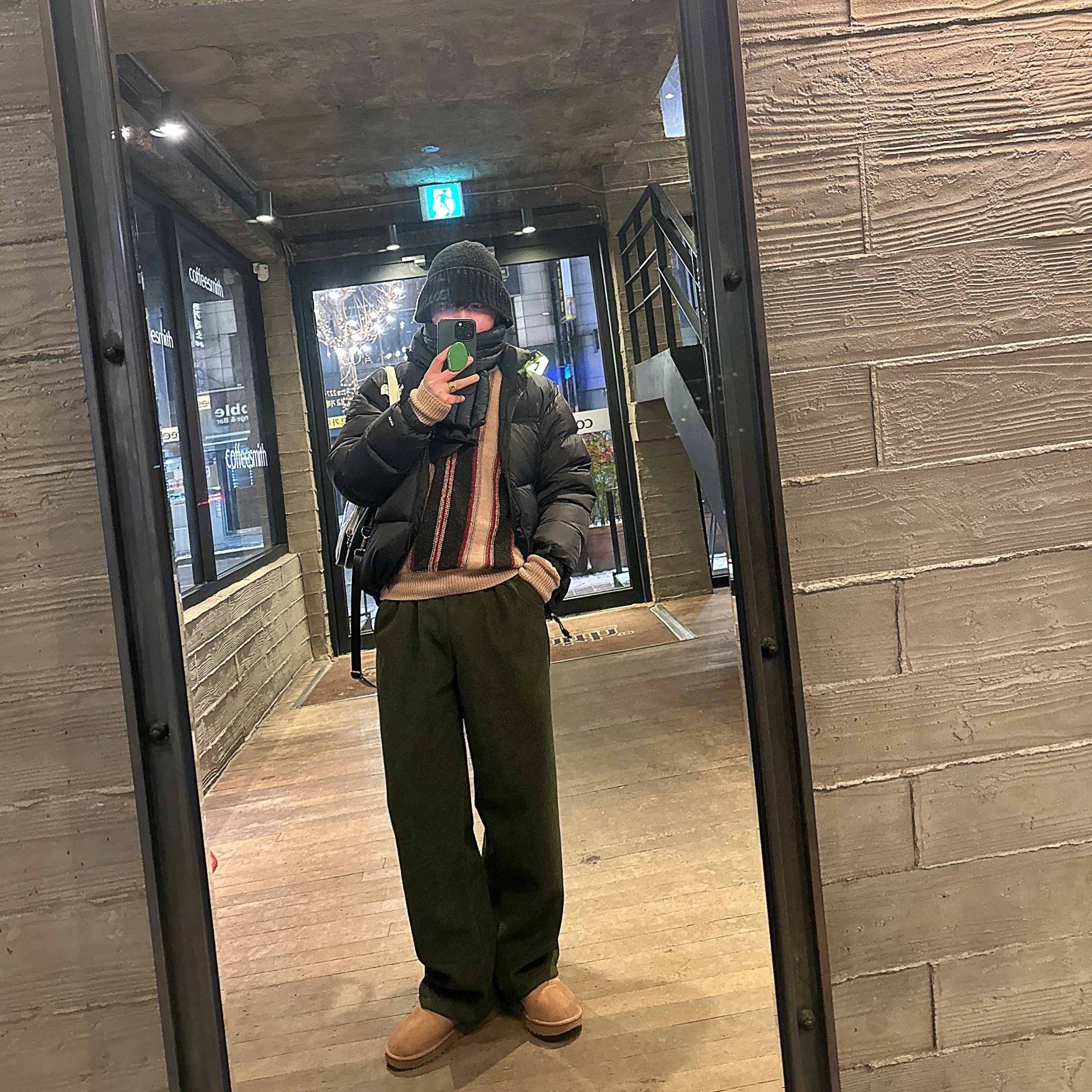 (W) UGG Classic Mini II Boots Chestnut 착용 스타일 - 1