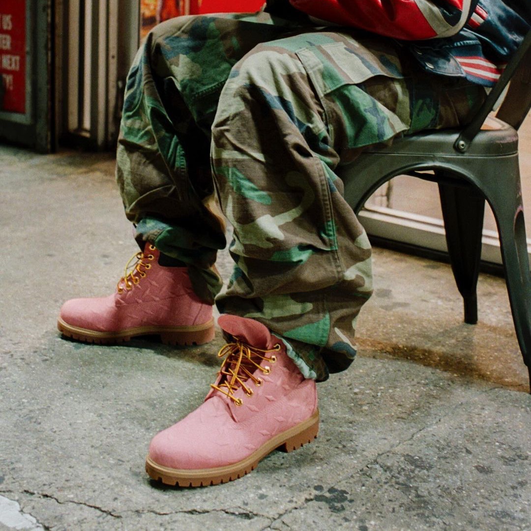 Timberland x Supreme Diamond Plate 6 Inch Premium Waterproof Boot Wheat - 23FW - Medium, Timberland x Supreme Diamond Plate 6 Inch Premium Waterproof Boot Pink - 23FW - Medium 착용 스타일 - 2