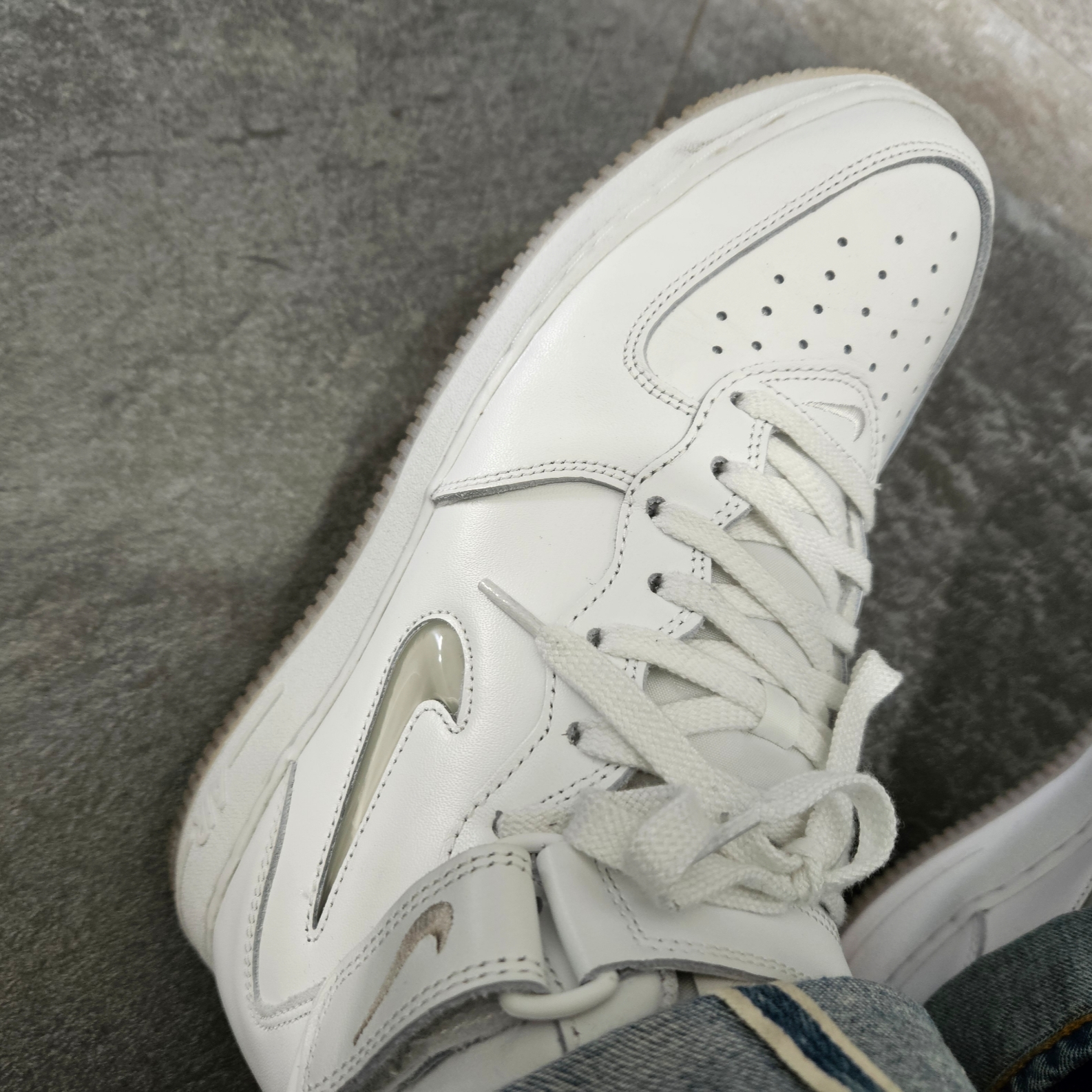 Nike Air Force 1 Mid '07 Color of the Month Summit White 착용 스타일 - 1