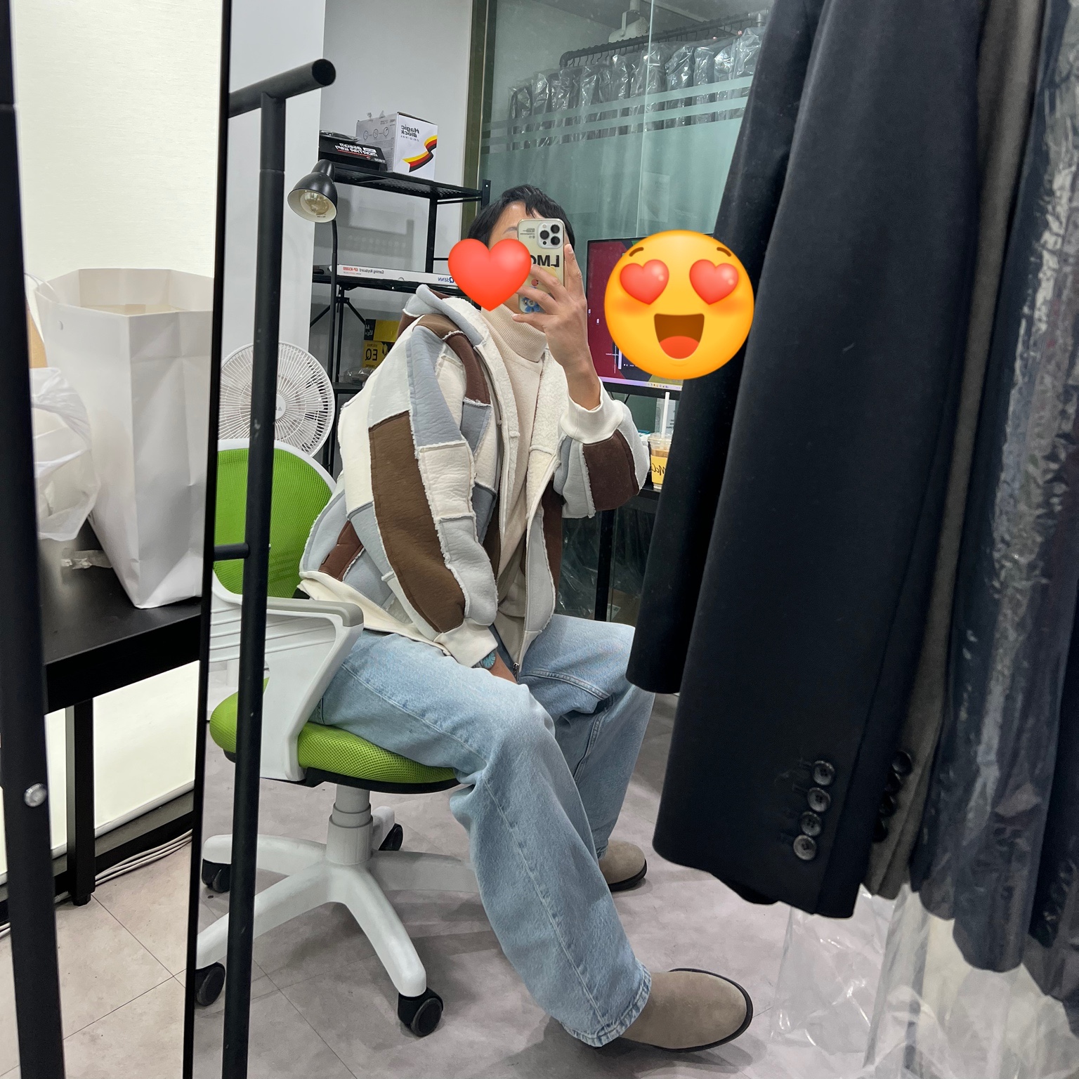 Supreme Faux Shearling Zip Up Hooded Sweatshirt Natural - 23FW 착용 스타일