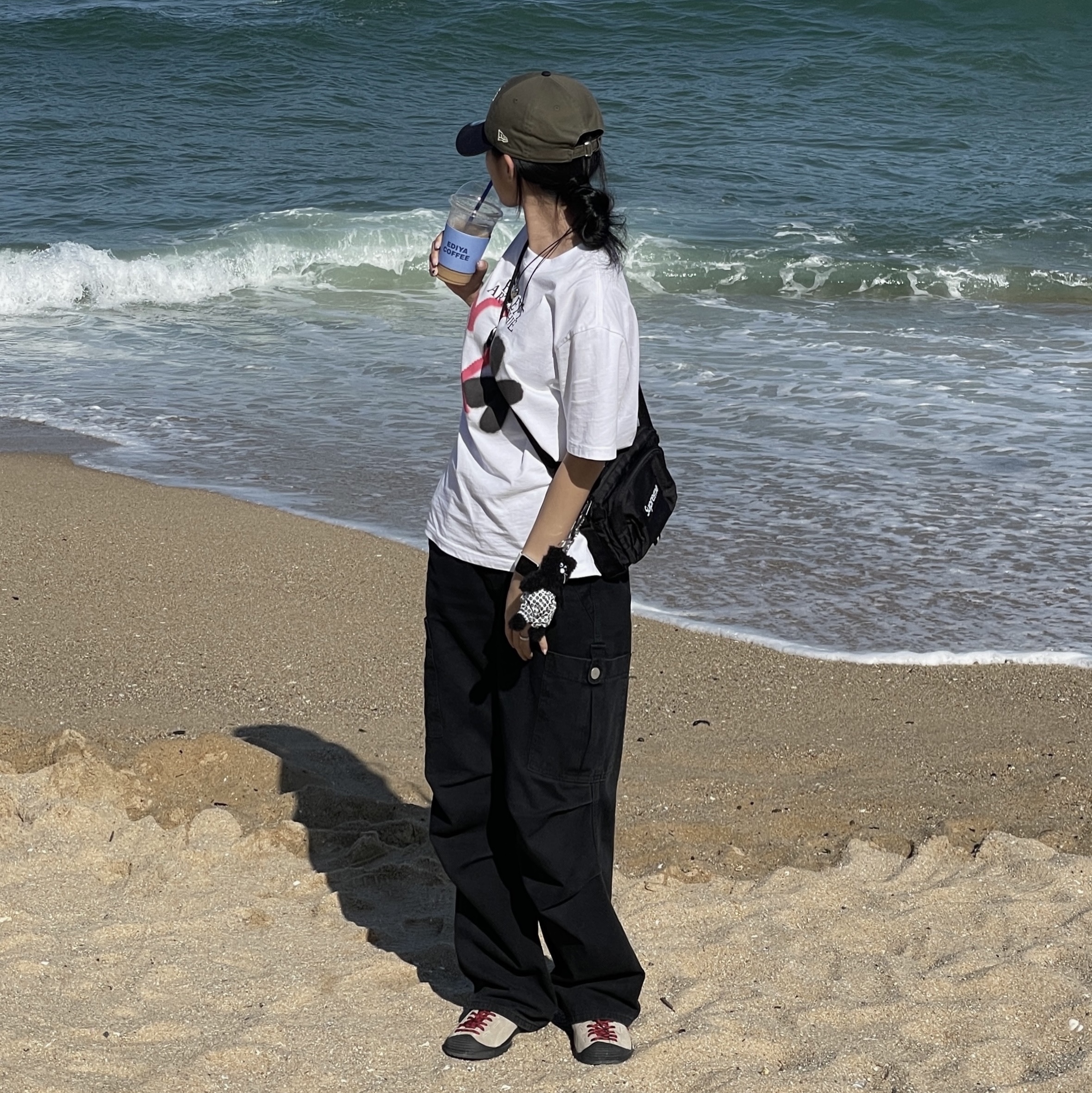 (W) Keen Jasper Suede Sneakers Silver Mink, Monamhee x 10 Corso Como Bianco Keyring Black 착용 스타일