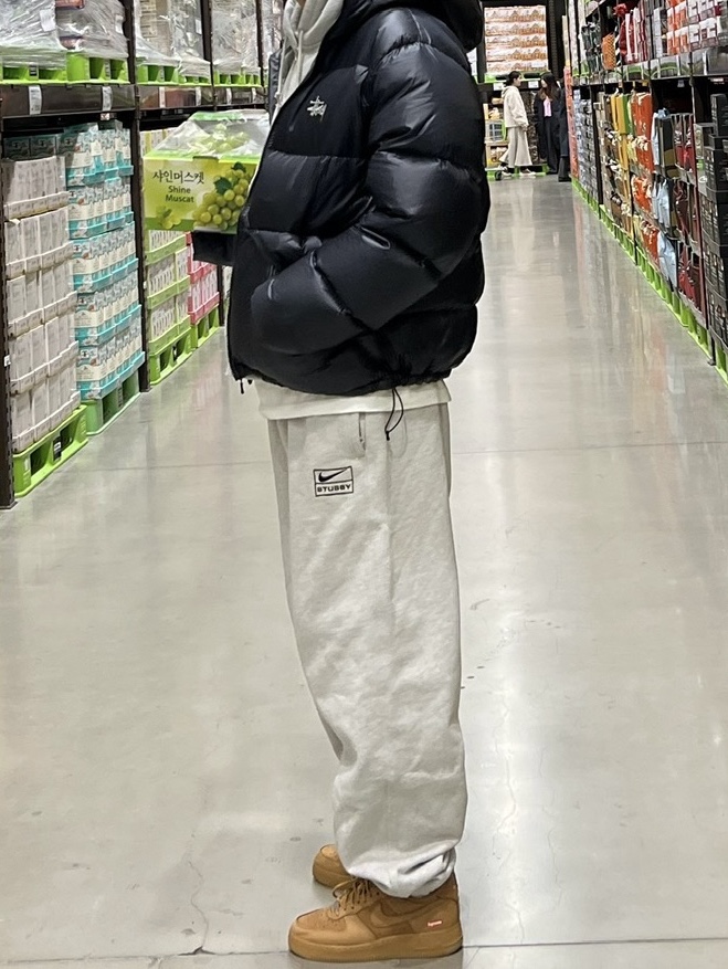 Stussy Down Parka Micro Ripstop Phantom Black, Nike x Stussy Full Zip Fleece Hoodie Grey Heather (FJ9181-050) 착용 스타일 - 2