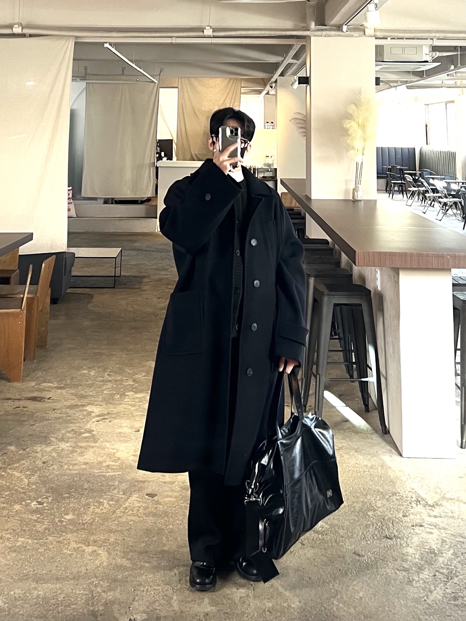 Undermycar Legion.02 Balmacaan Oversized Wool Coat Black 착용 스타일