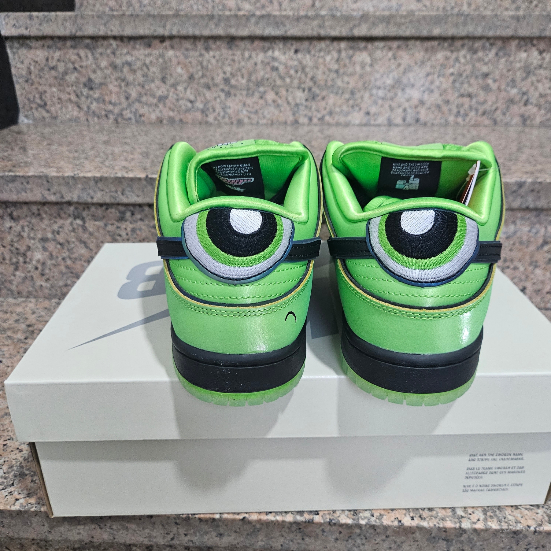 Nike x The Powerpuff Girls SB Dunk Low Pro QS Buttercup 착용 스타일 - 2