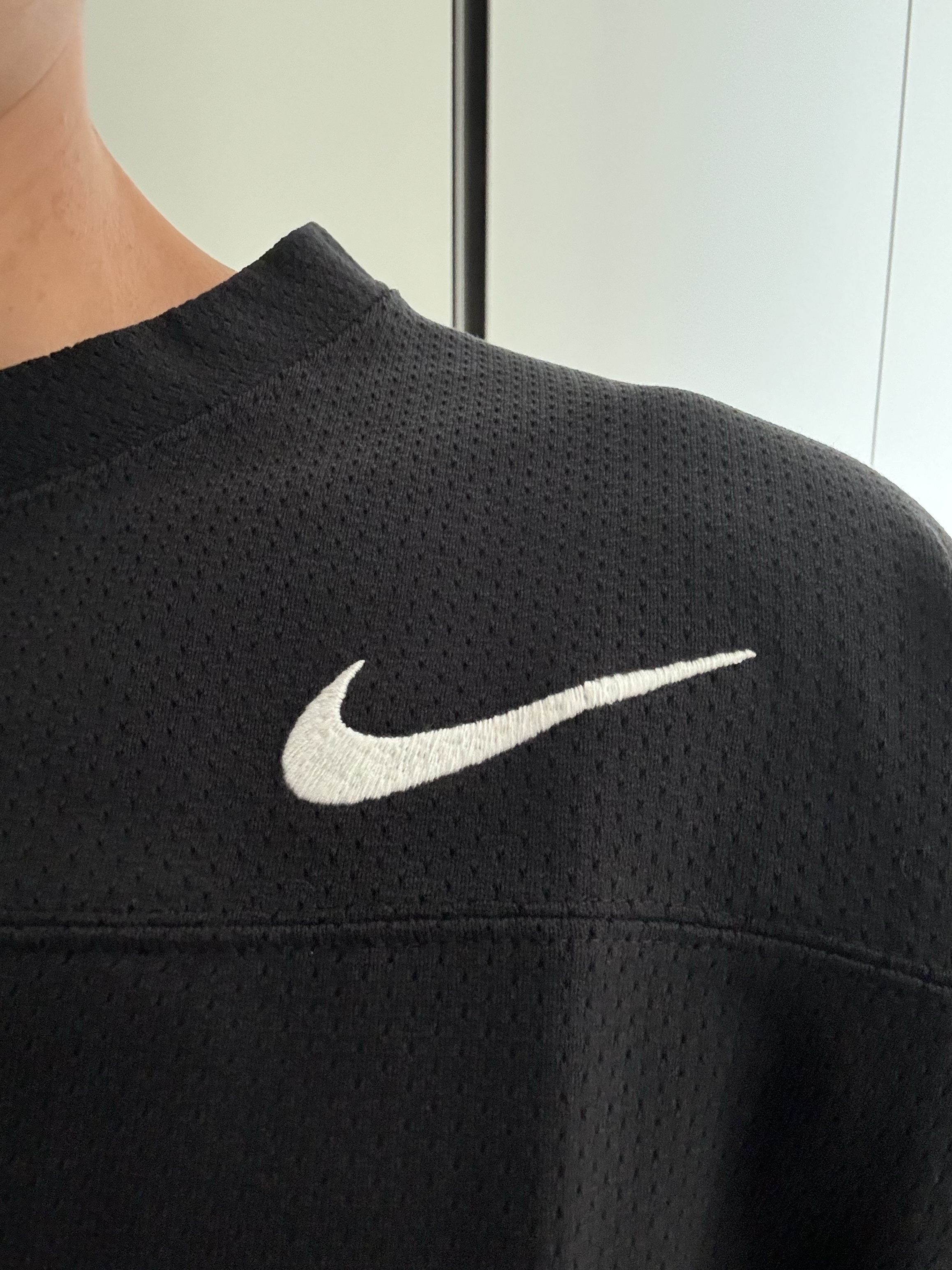 Nike x Stussy Long Sleeve Top Black (FJ9164-010), Nike x Stussy Long Sleeve Top Sail (FJ9164-133) 착용 스타일 - 3