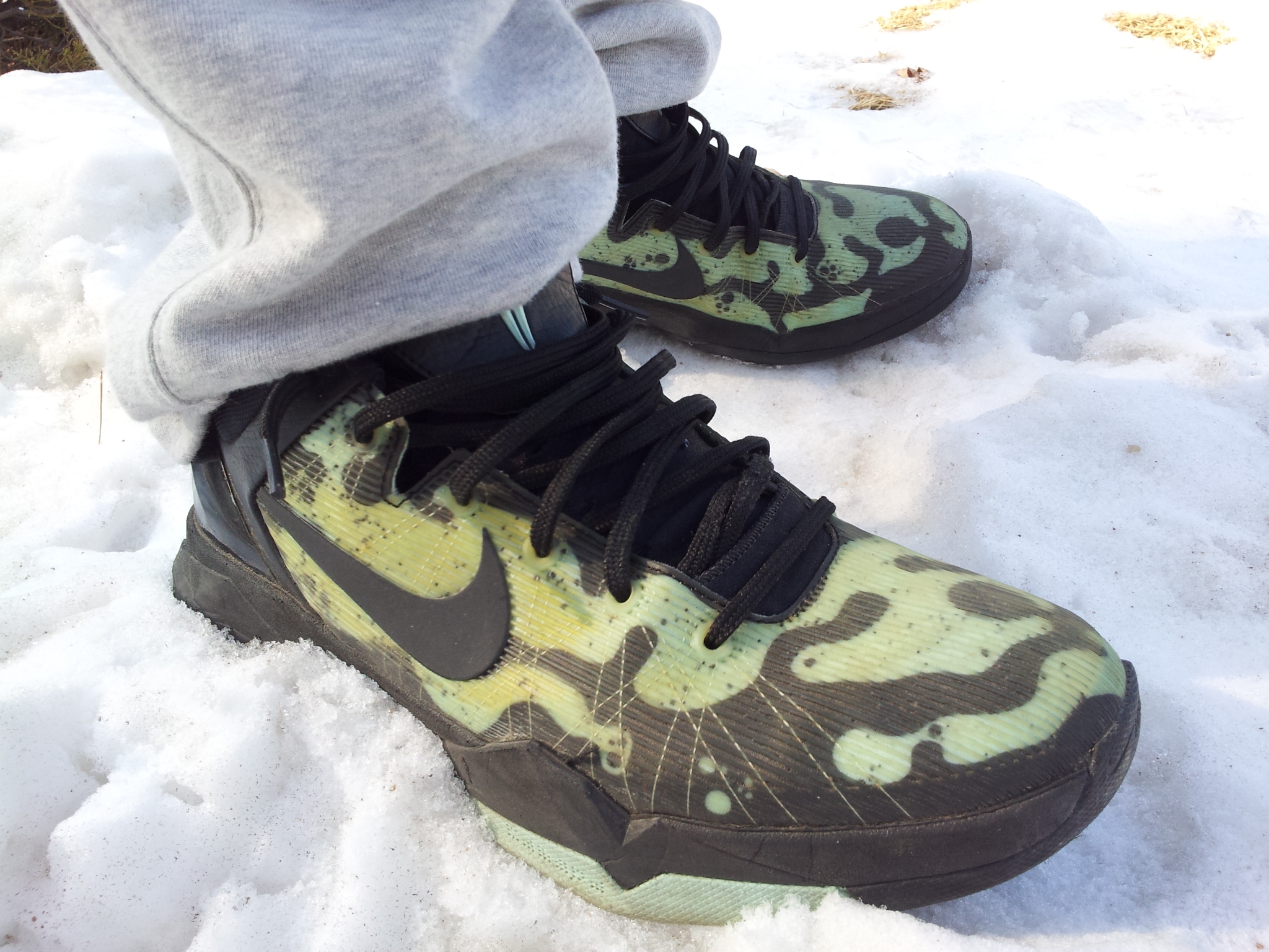 Nike Zoom Kobe 7 System Poison Dart Frog Mint 착용 스타일