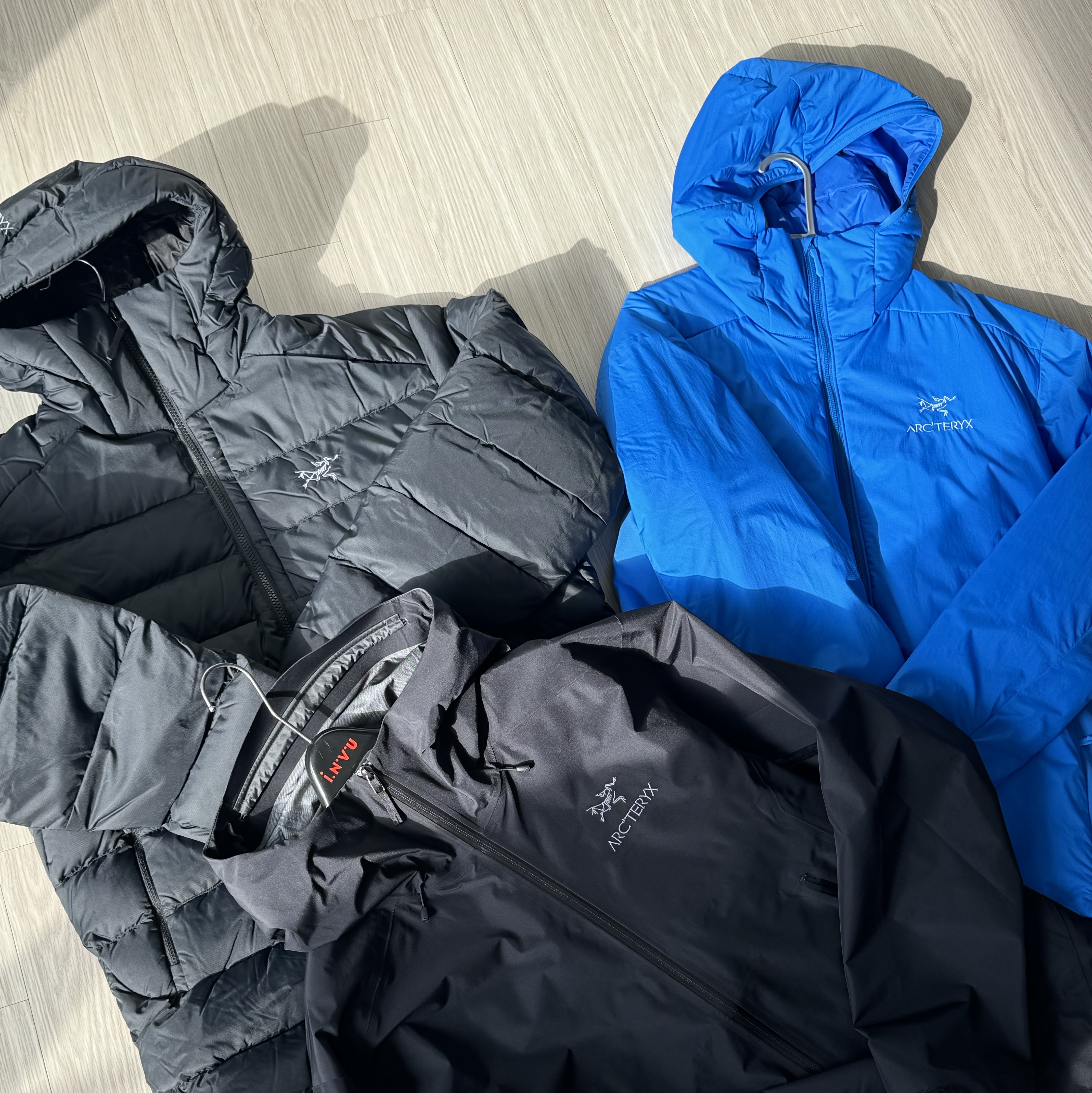 Arc'teryx Thorium Hoody Black, Arc'teryx Beta LT Jacket Black 착용 스타일