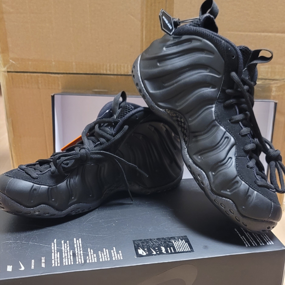 Nike Air Foamposite One Black Anthracite 착용 스타일