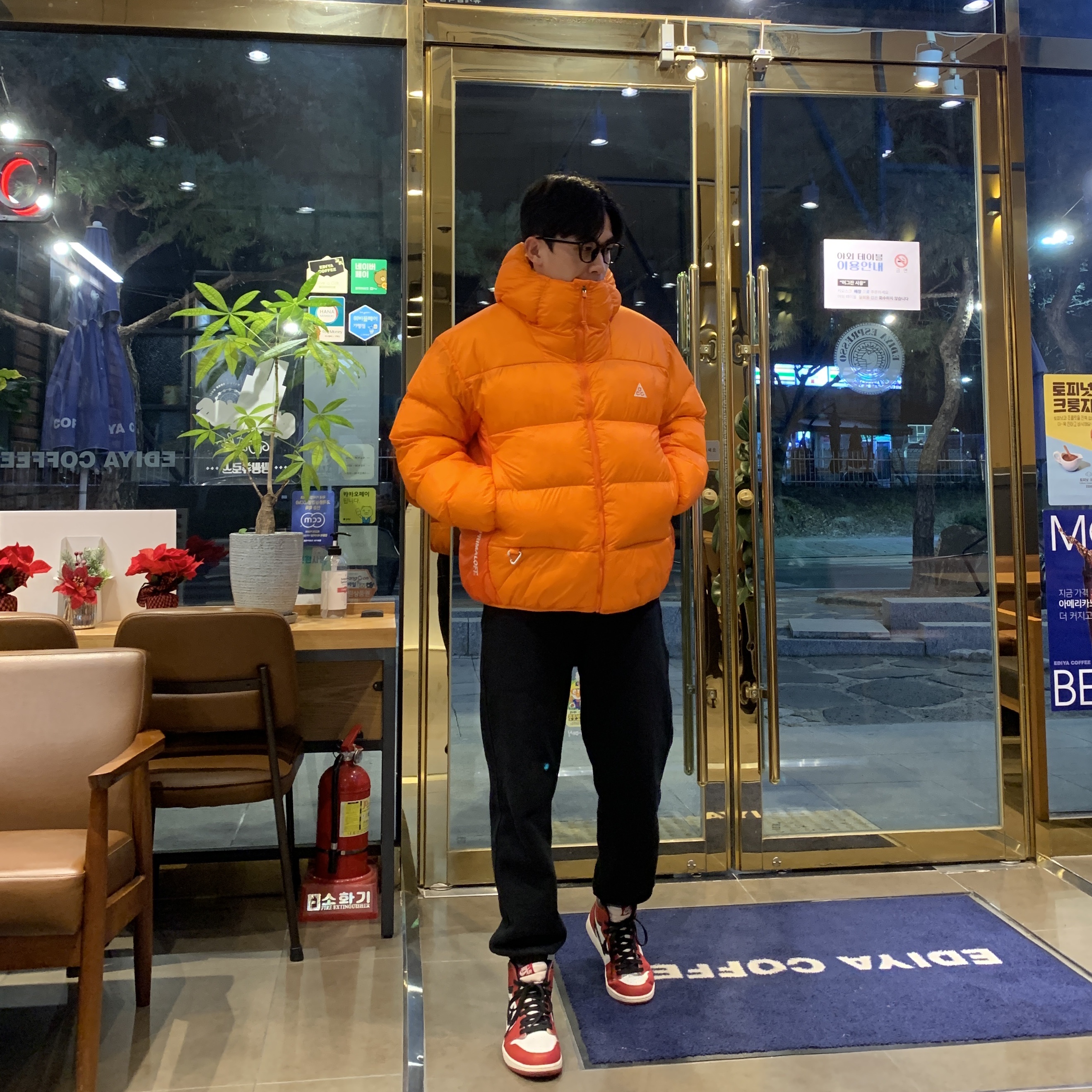 Nike ACG Therma-Fit ADV Lunar Lake Puffer Jacket Safety Orange - Asia, Jordan 1 Retro High OG Chicago 2022 착용 스타일 - 3
