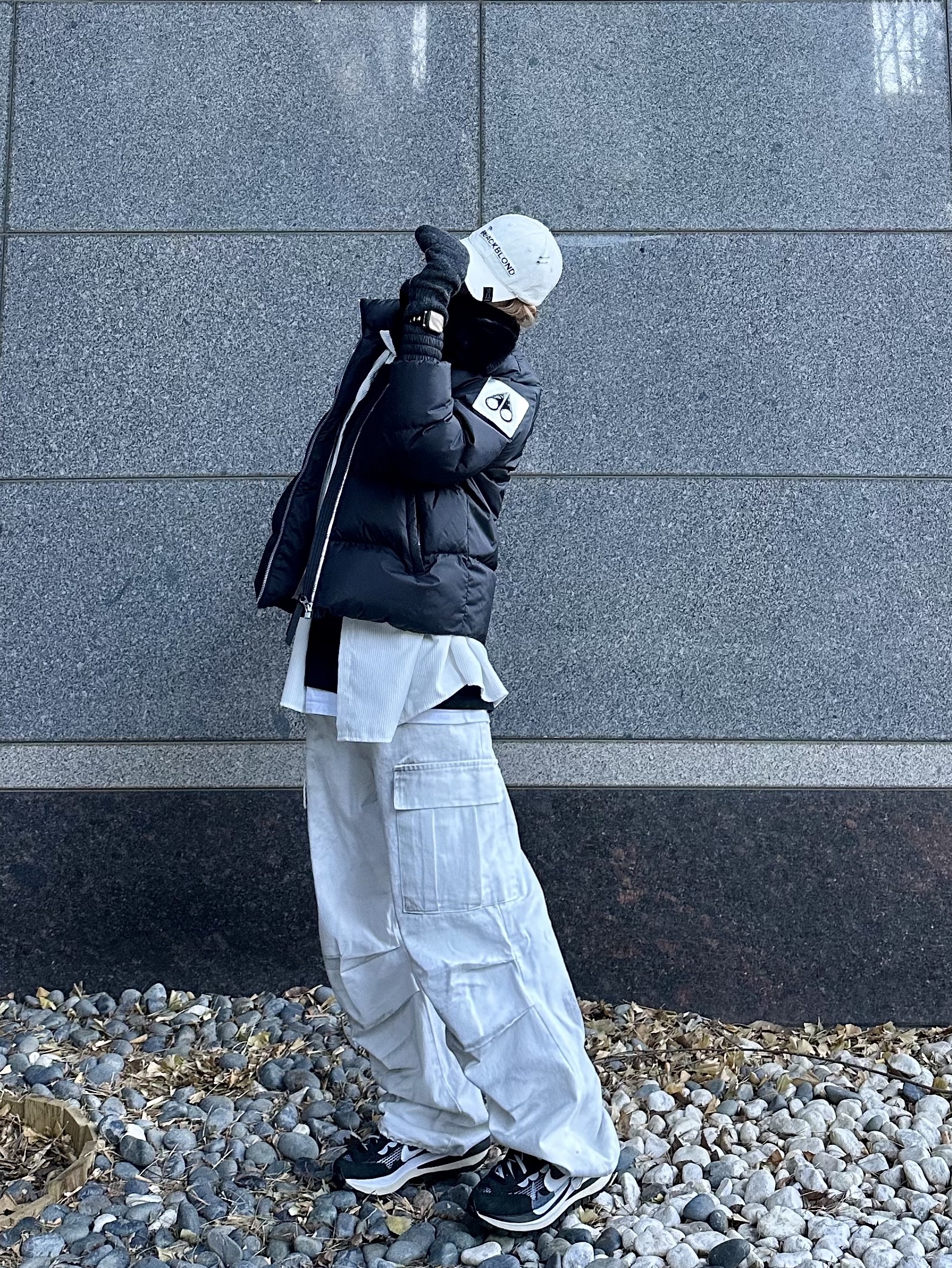 Nike x Sacai VaporWaffle Black White, Supreme Puffer Neck Pouch Black - 22FW 착용 스타일 - 2