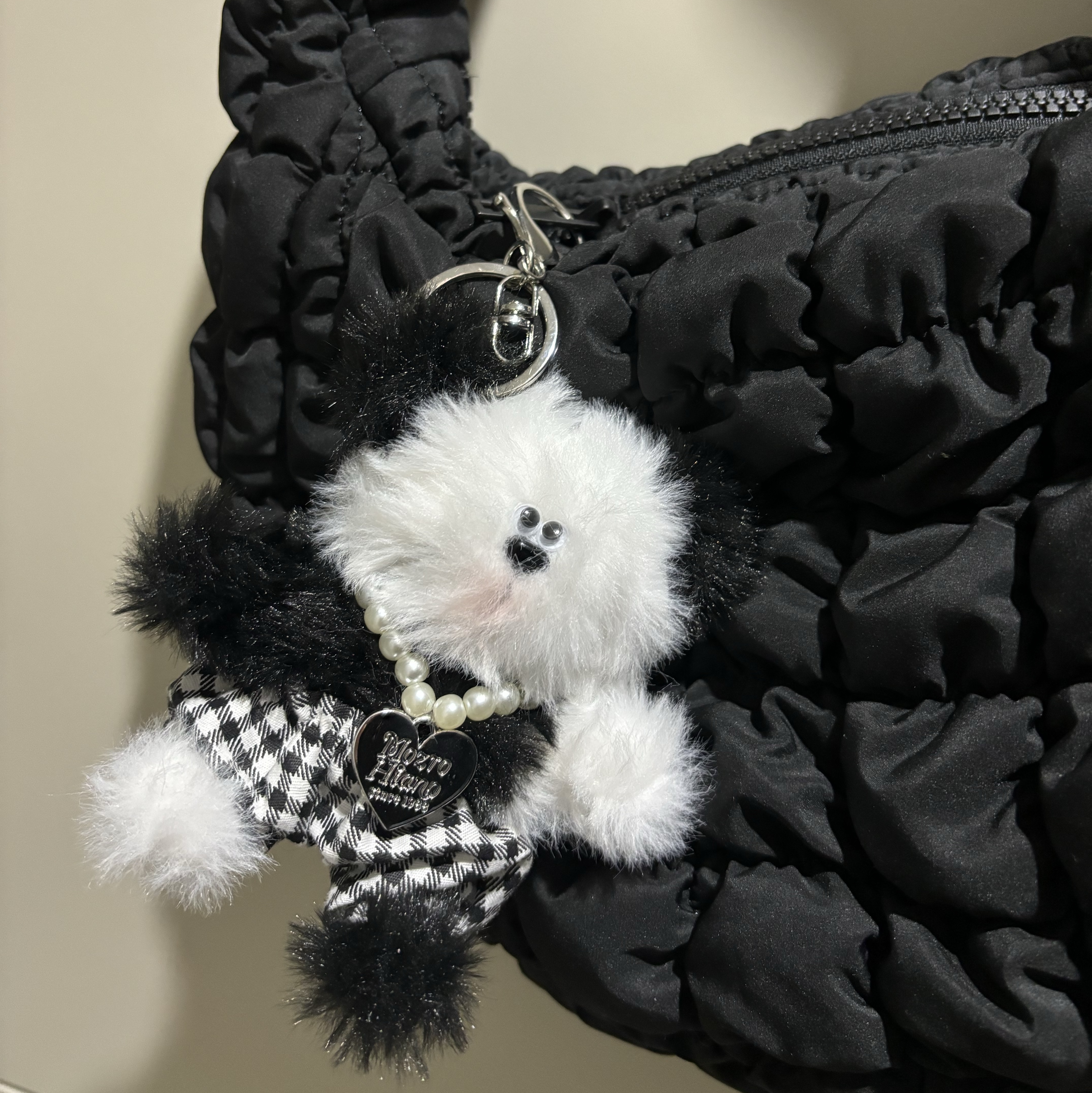 COS Quilted Mini Bag Black 착용 스타일