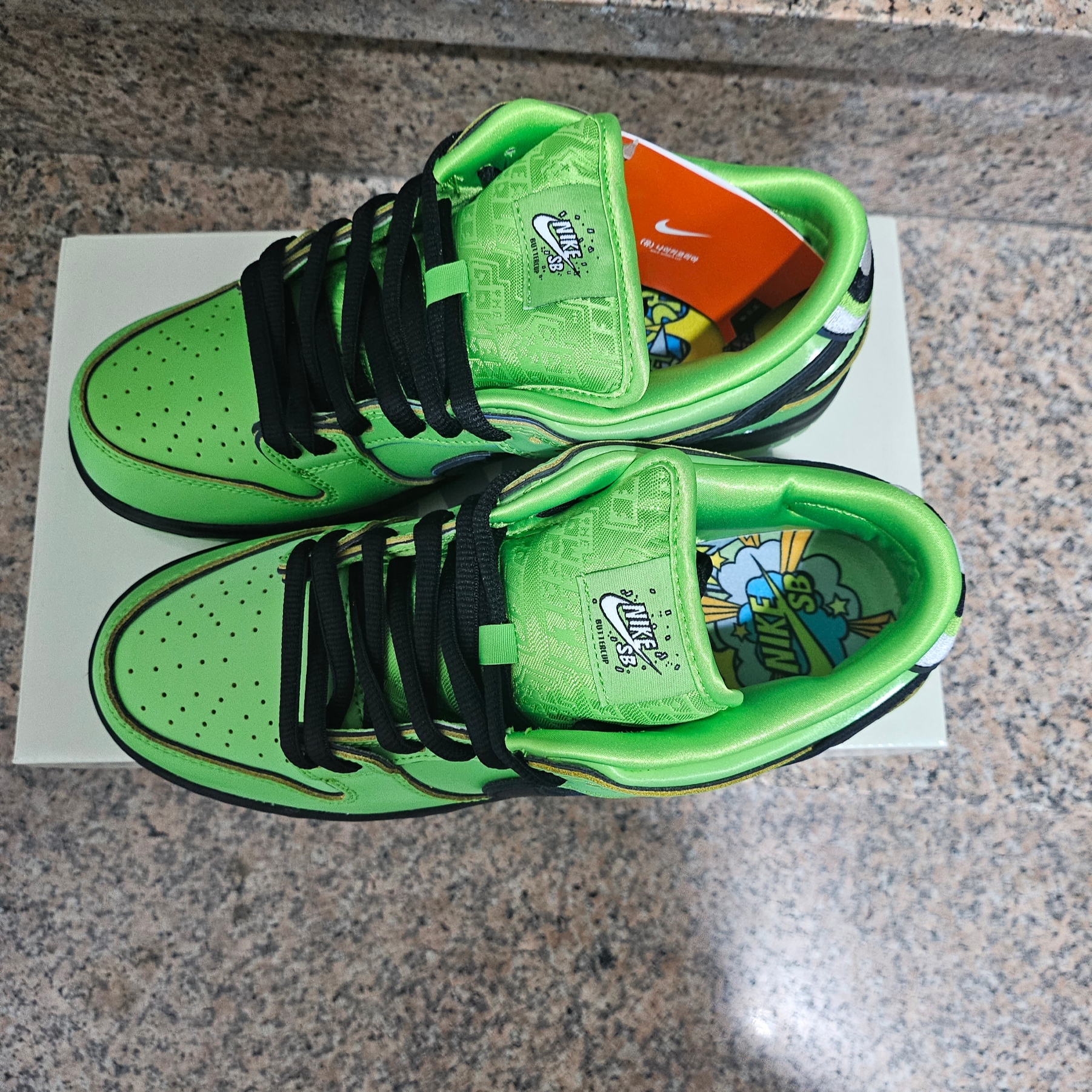 Nike x The Powerpuff Girls SB Dunk Low Pro QS Buttercup 착용 스타일 - 3
