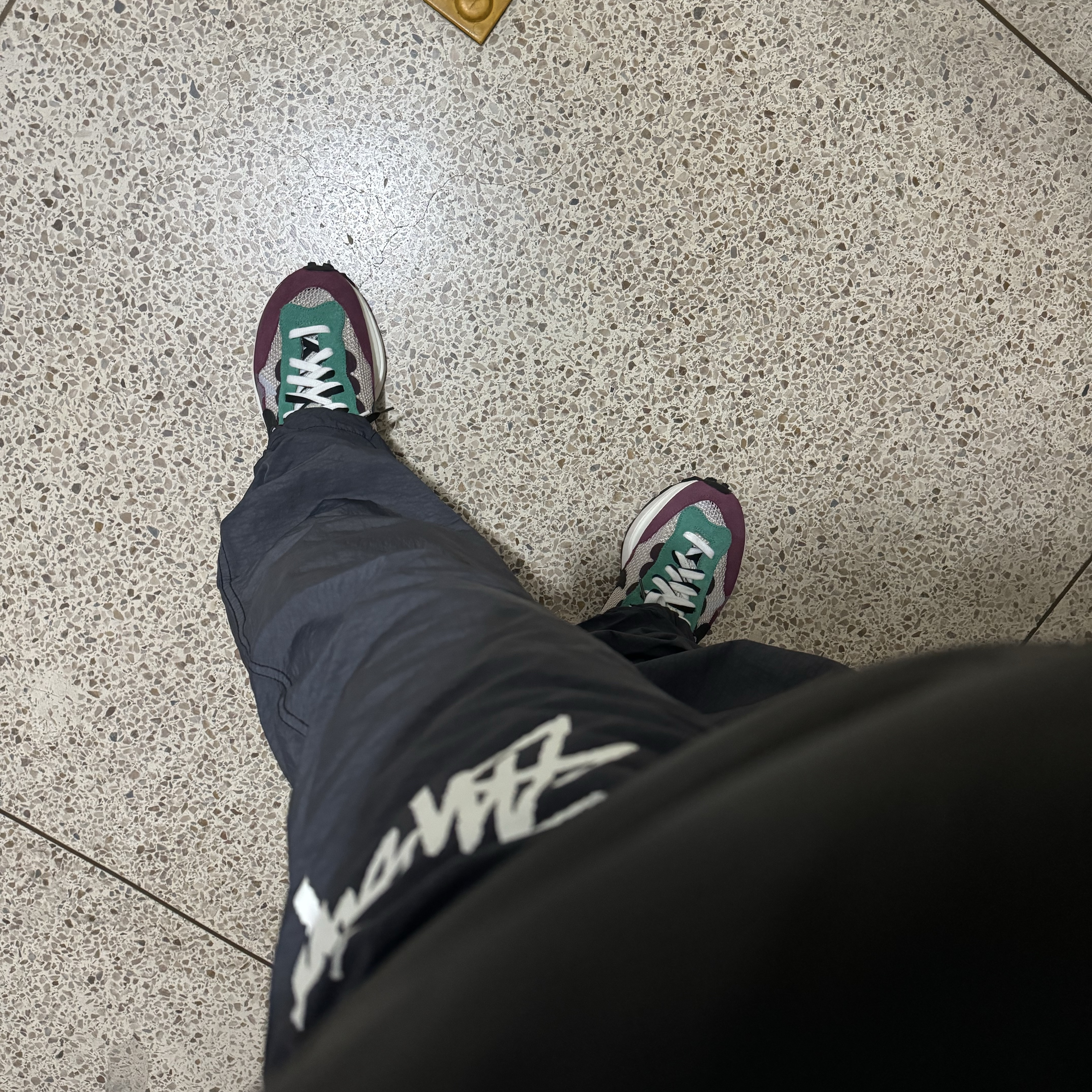 Nike x Sacai VaporWaffle String & Black Villain Red, Nike x Stussy Beach Pants Off Noir 착용 스타일
