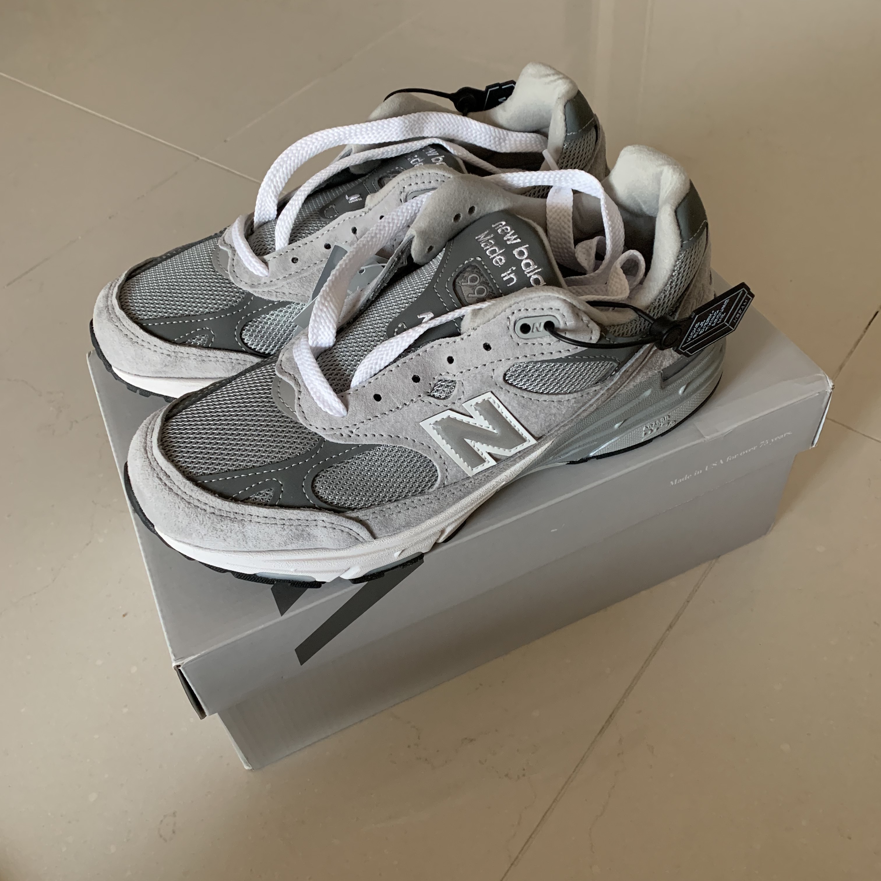 (W) New Balance 993 Made in USA Grey - B Standard 착용 스타일
