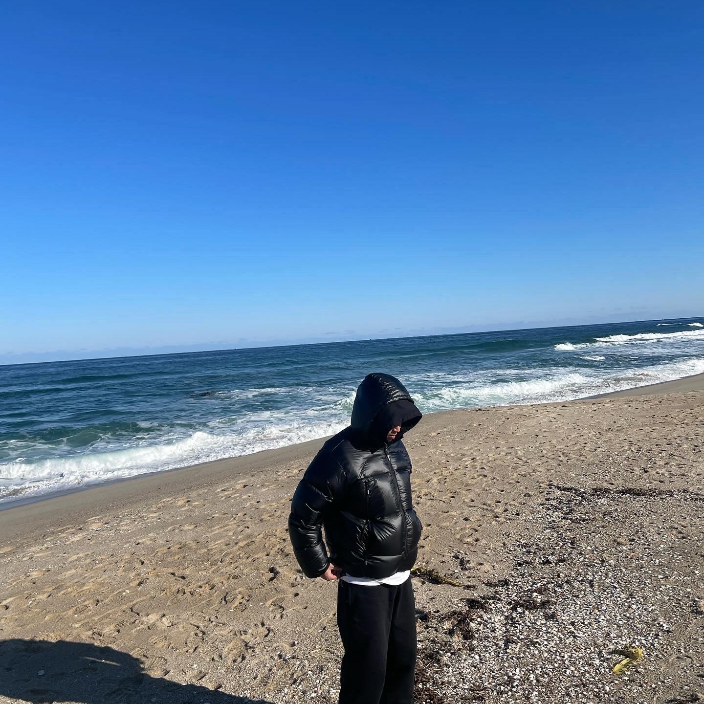 Supreme Featherweight Down Puffer Jacket Black - 23FW, Nike x Stussy Full Zip Washed Fleece Hoodie Black (FJ9175-010) 착용 스타일 - 1