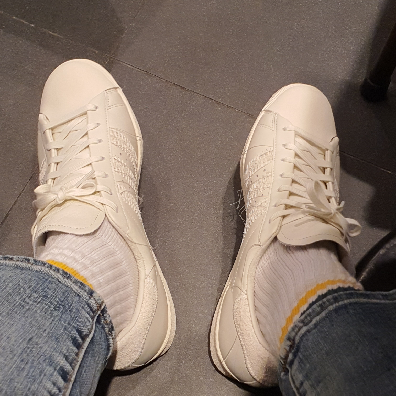 Y-3 Superstar Off White 착용 스타일
