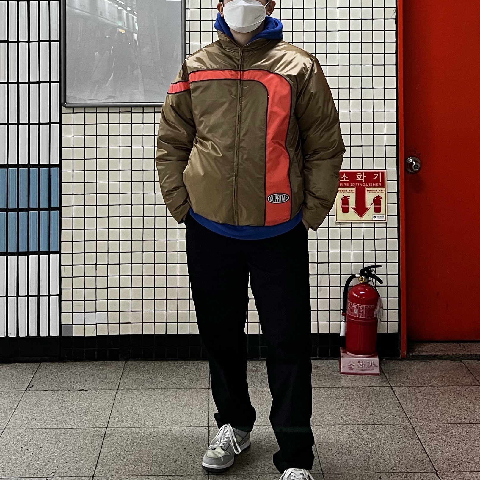 Supreme Stripe Puffer Jacket Mustard - 23SS, Nike x Union Dunk Low Passport Pack Pistachio 착용 스타일 - 1