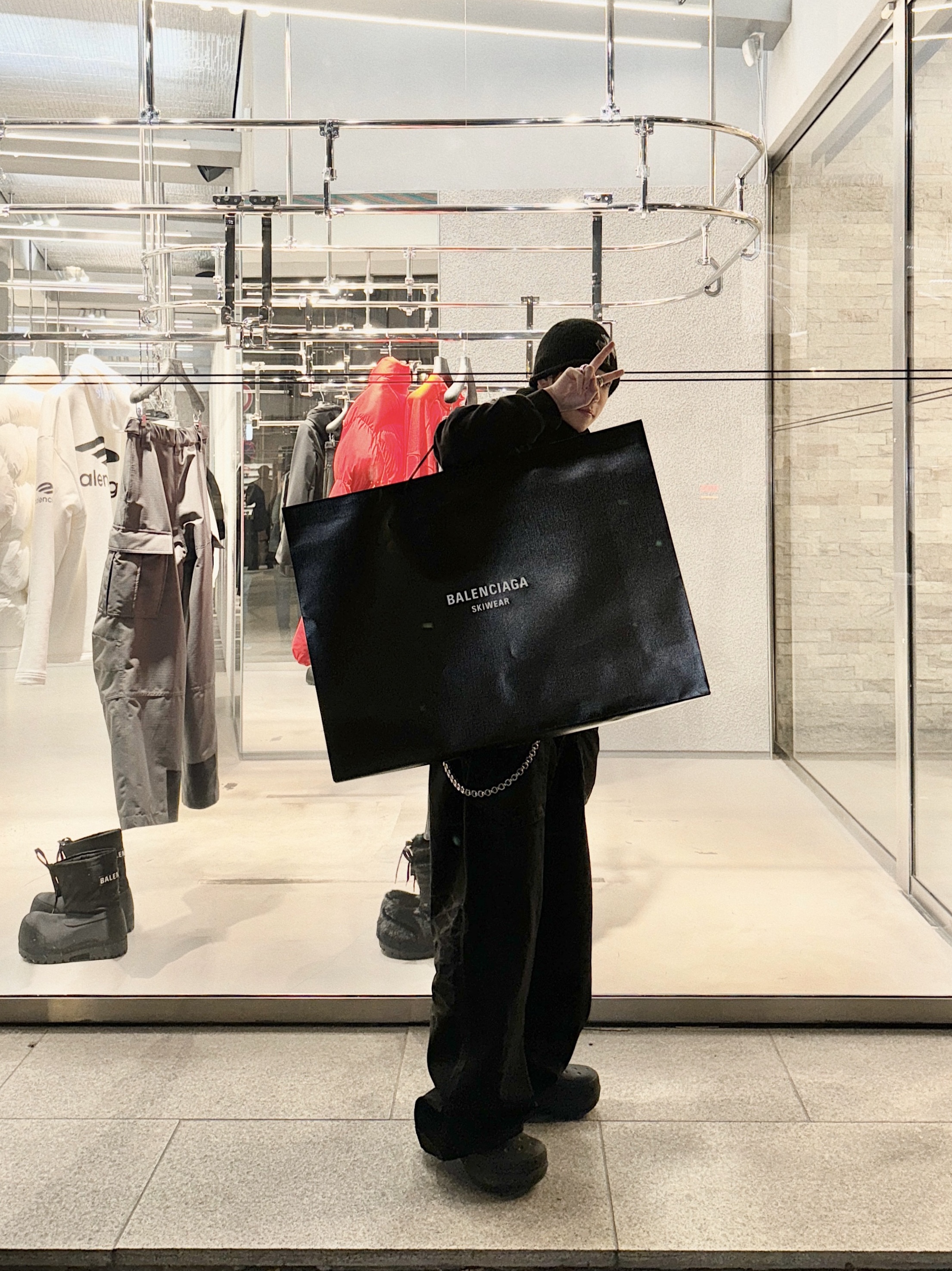 Balenciaga Skiwear Alaska Nylon Low Boot Black, Project G/R Backward Denim Pants Black 착용 스타일 - 8