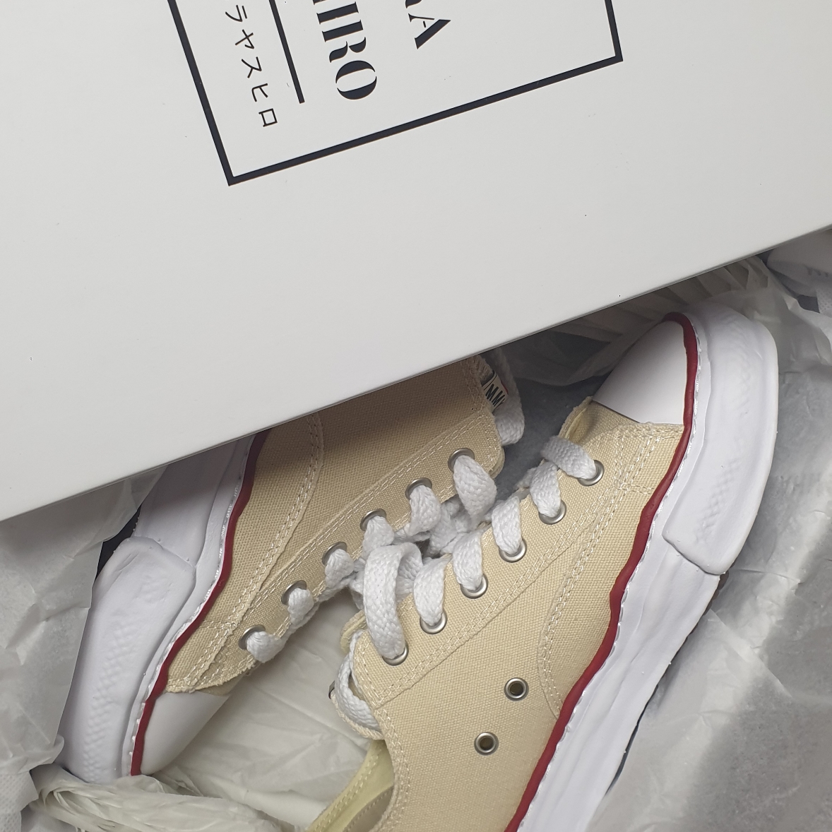 Maison Mihara Yasuhiro Peterson OG Sole Canvas Low-top Sneakers Natural 착용 스타일