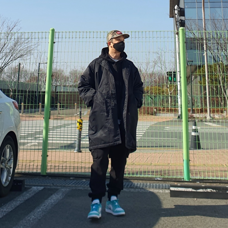 Jordan 1 Low SE New Emerald 착용 스타일 - 1