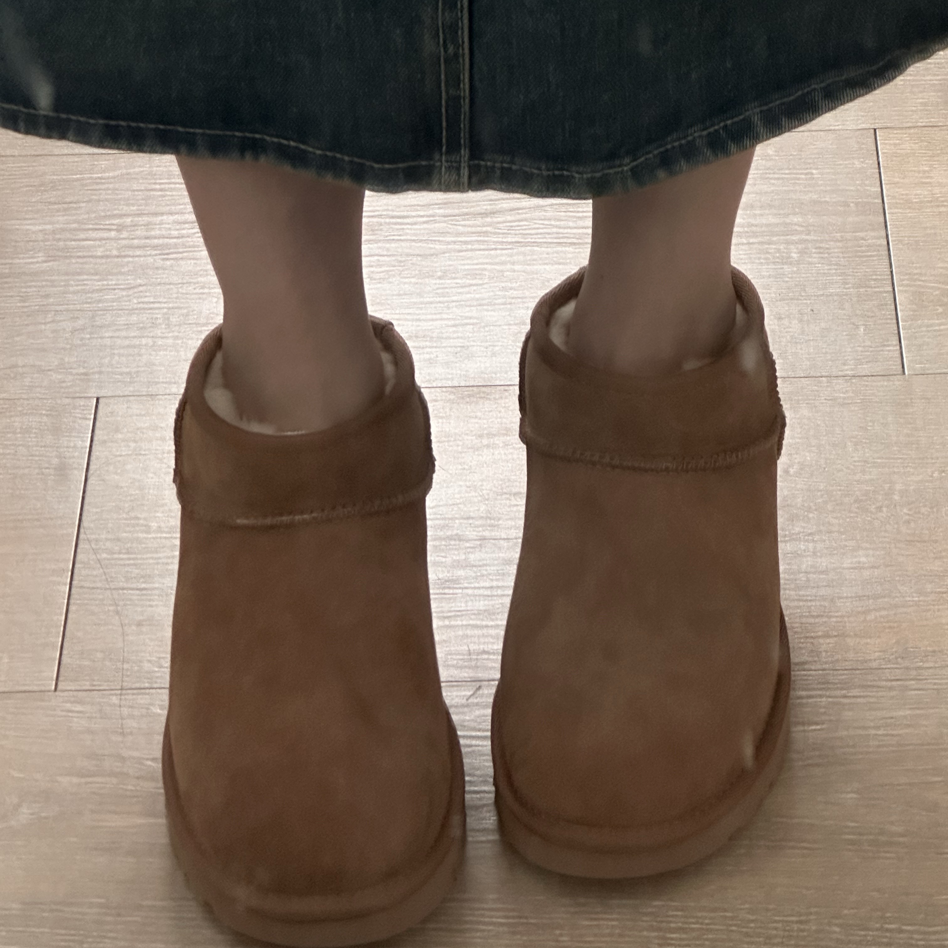 (W) UGG Classic Ultra Mini Boots Chestnut 착용 스타일
