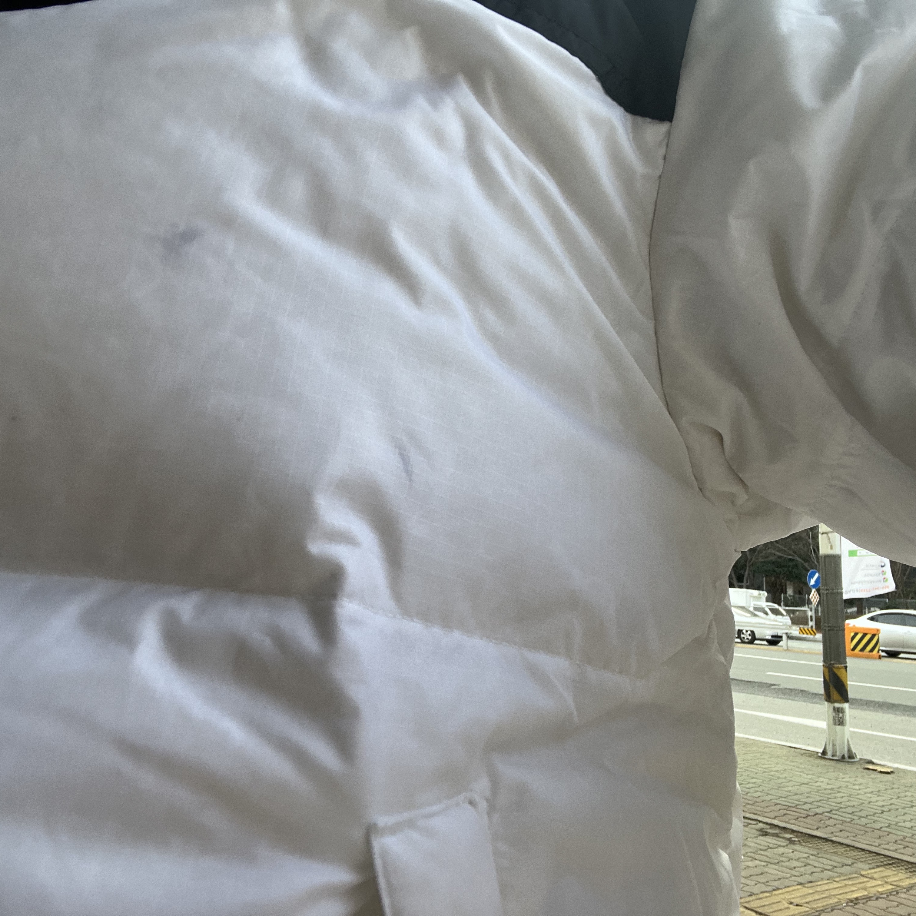 The North Face 1996 Eco Nuptse Jacket White 착용 스타일