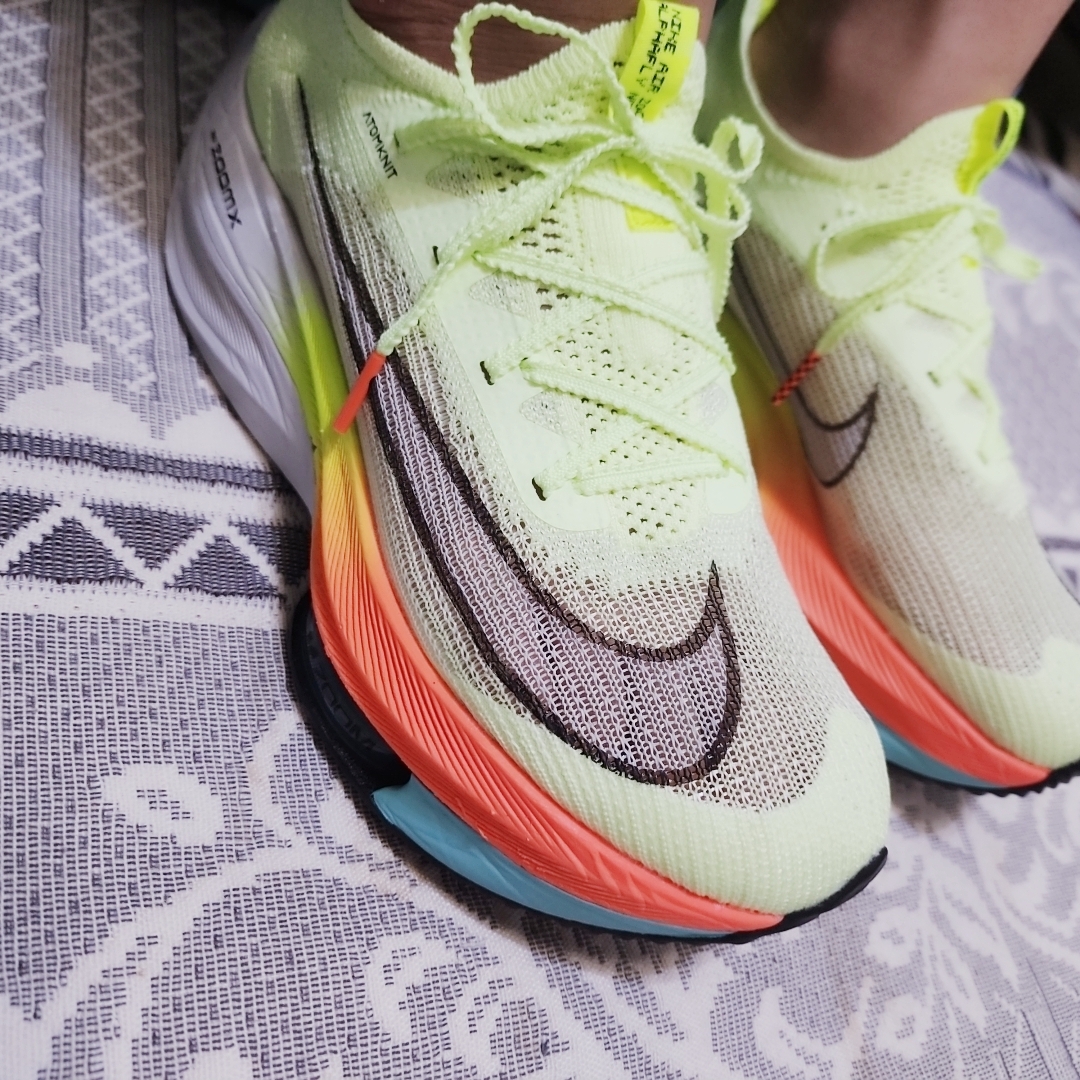 Nike Air Zoom Alphafly Next% Barely Volt 착용 스타일
