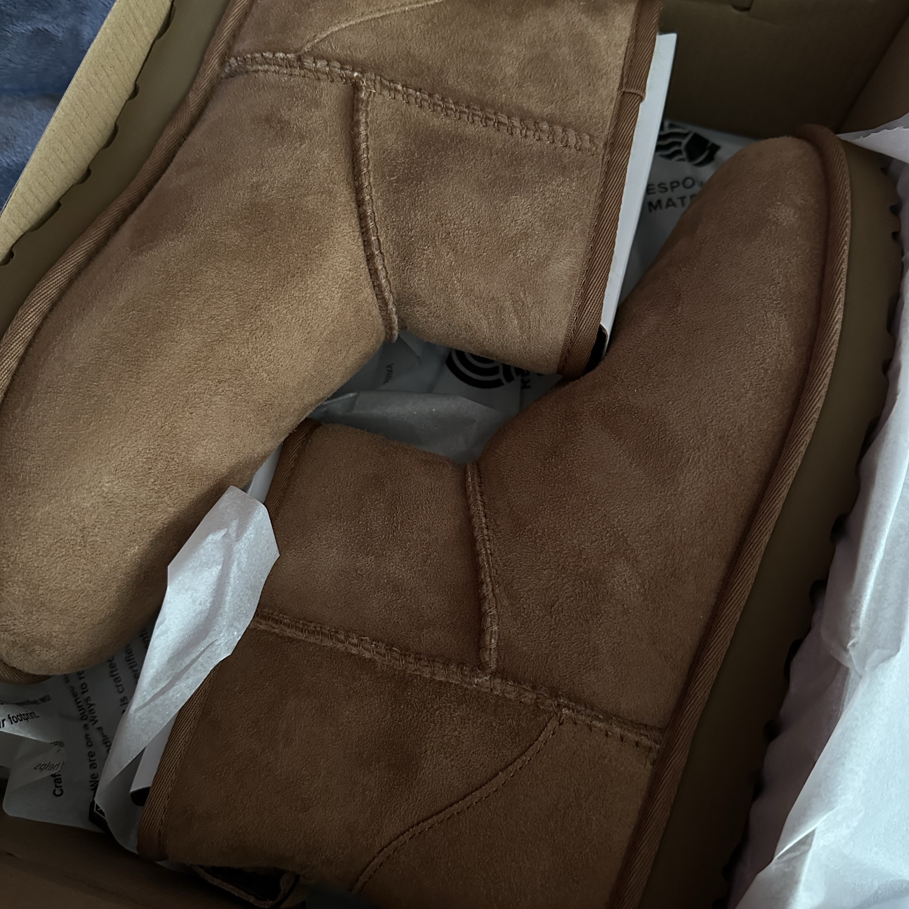 UGG Classic Mini Boots Chestnut 착용 스타일
