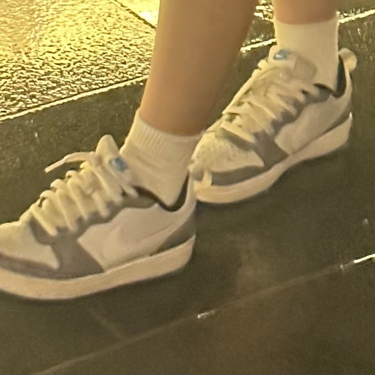 (GS) Nike Court Borough Low 2 SE Pure Platinum Cool Grey 착용 스타일