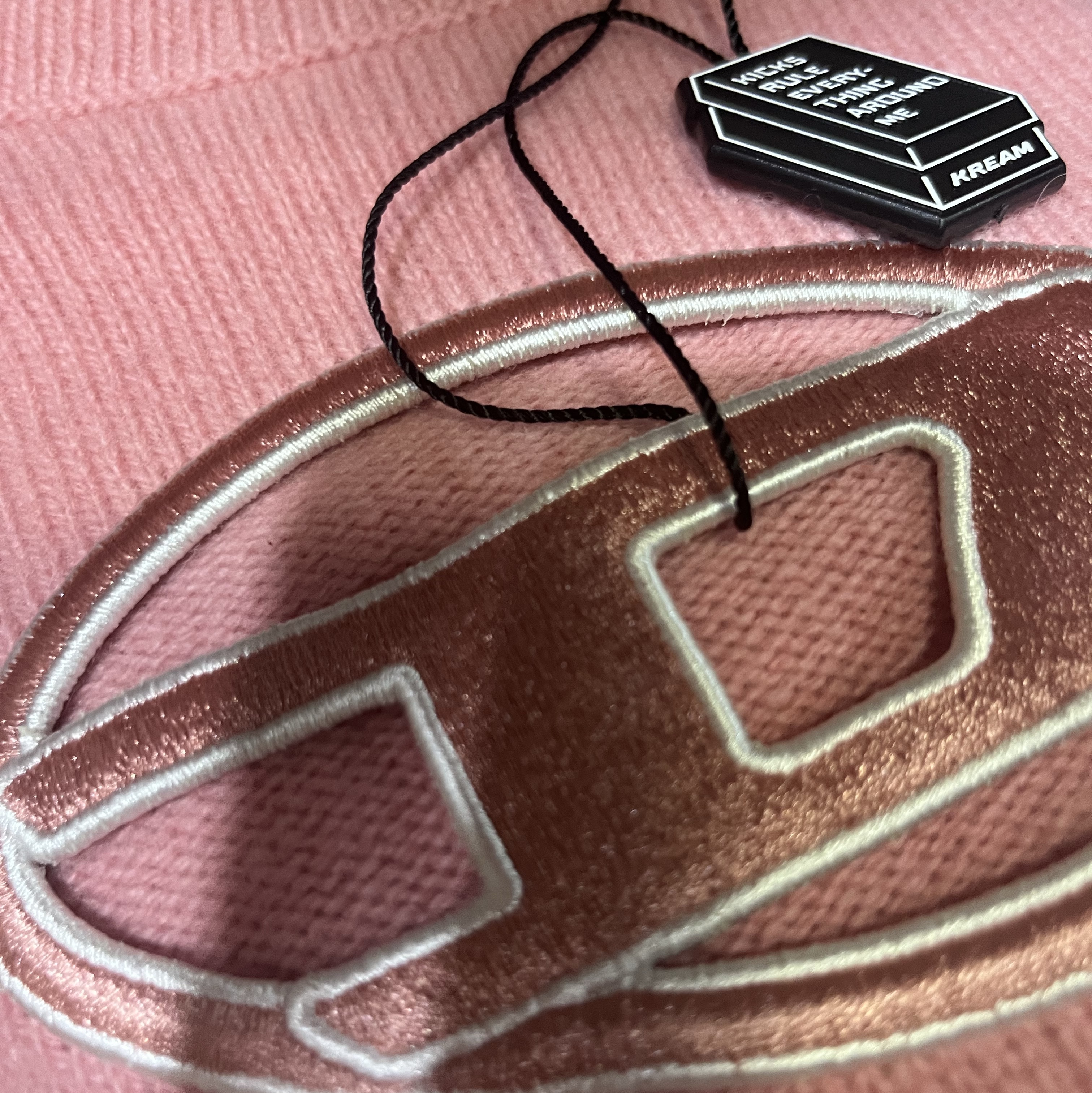 (W) Diesel M-Argaret Jumper Cut-Out Logo Short Sleeve Pink 착용 스타일