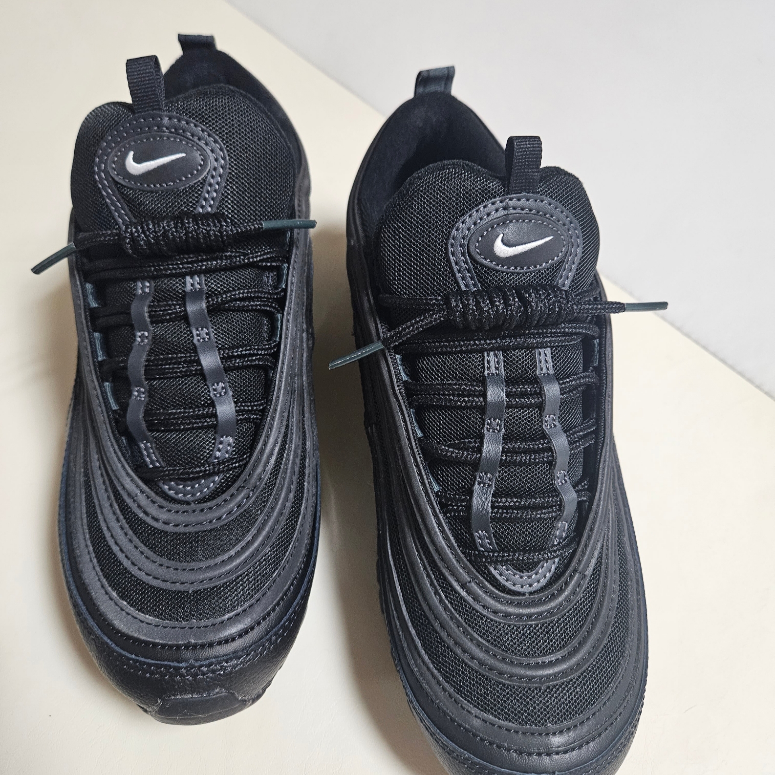 Nike Air Max 97 Black White Anthracite 착용 스타일 - 2