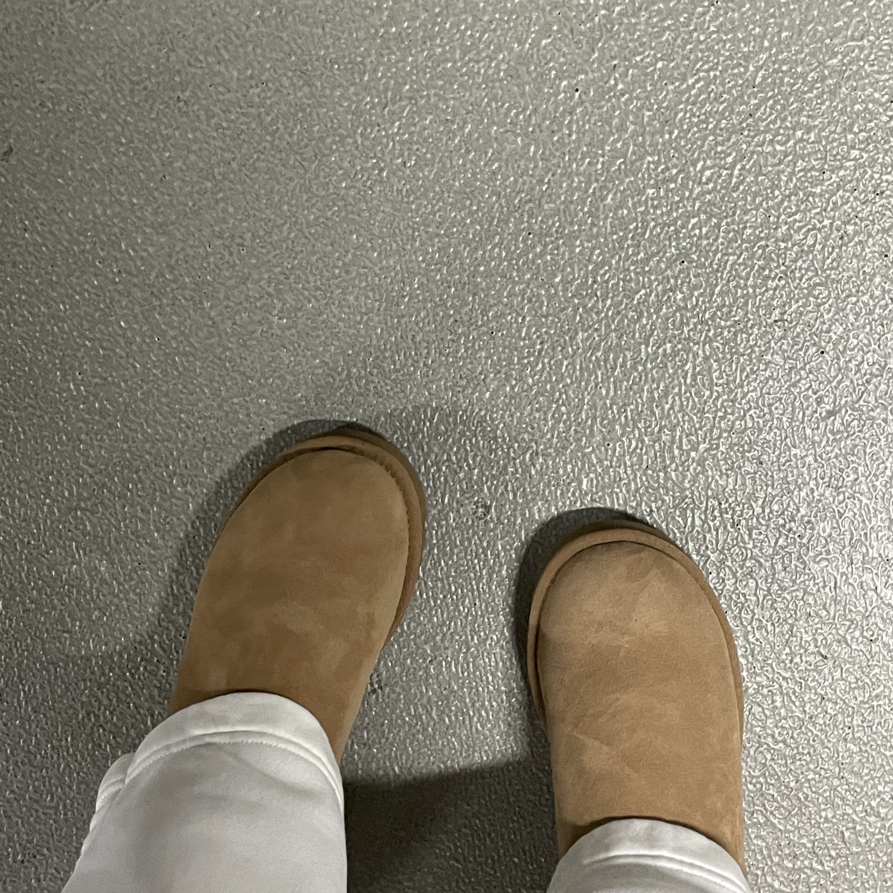 (W) UGG Classic Short II Boots Chestnut 착용 스타일 - 2