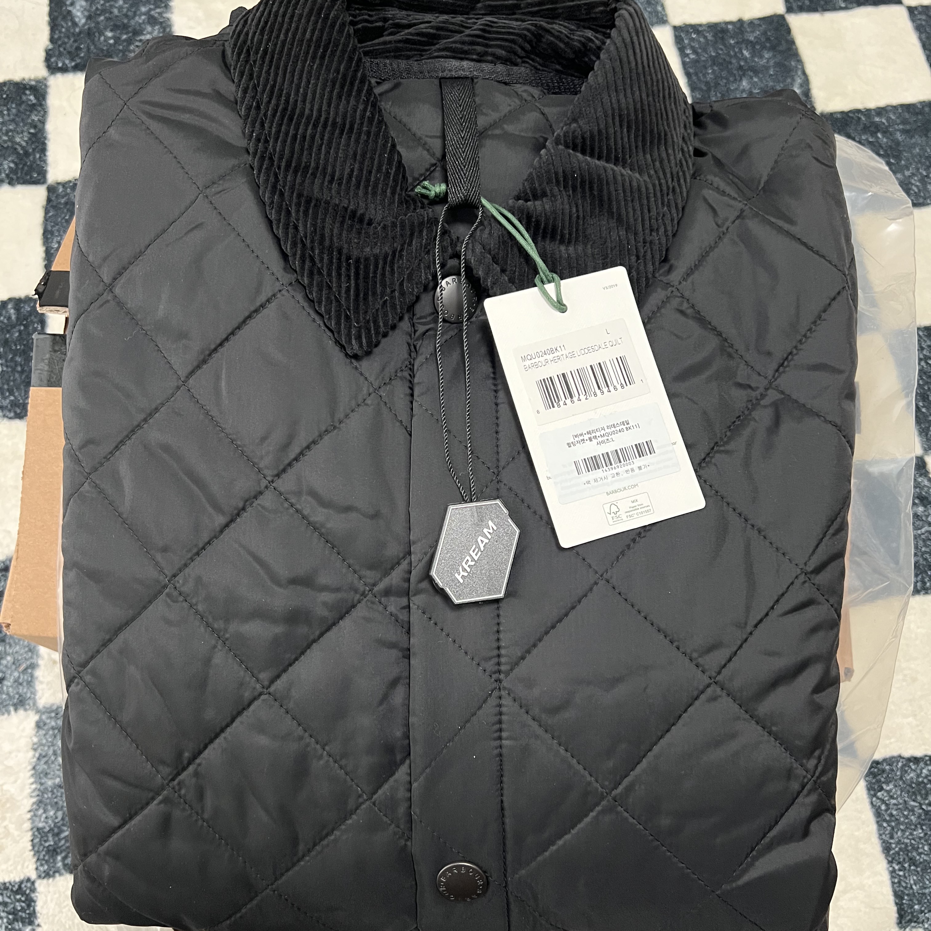 Barbour Heritage Liddesdale Quilted Jacket Black 착용 스타일 - 2