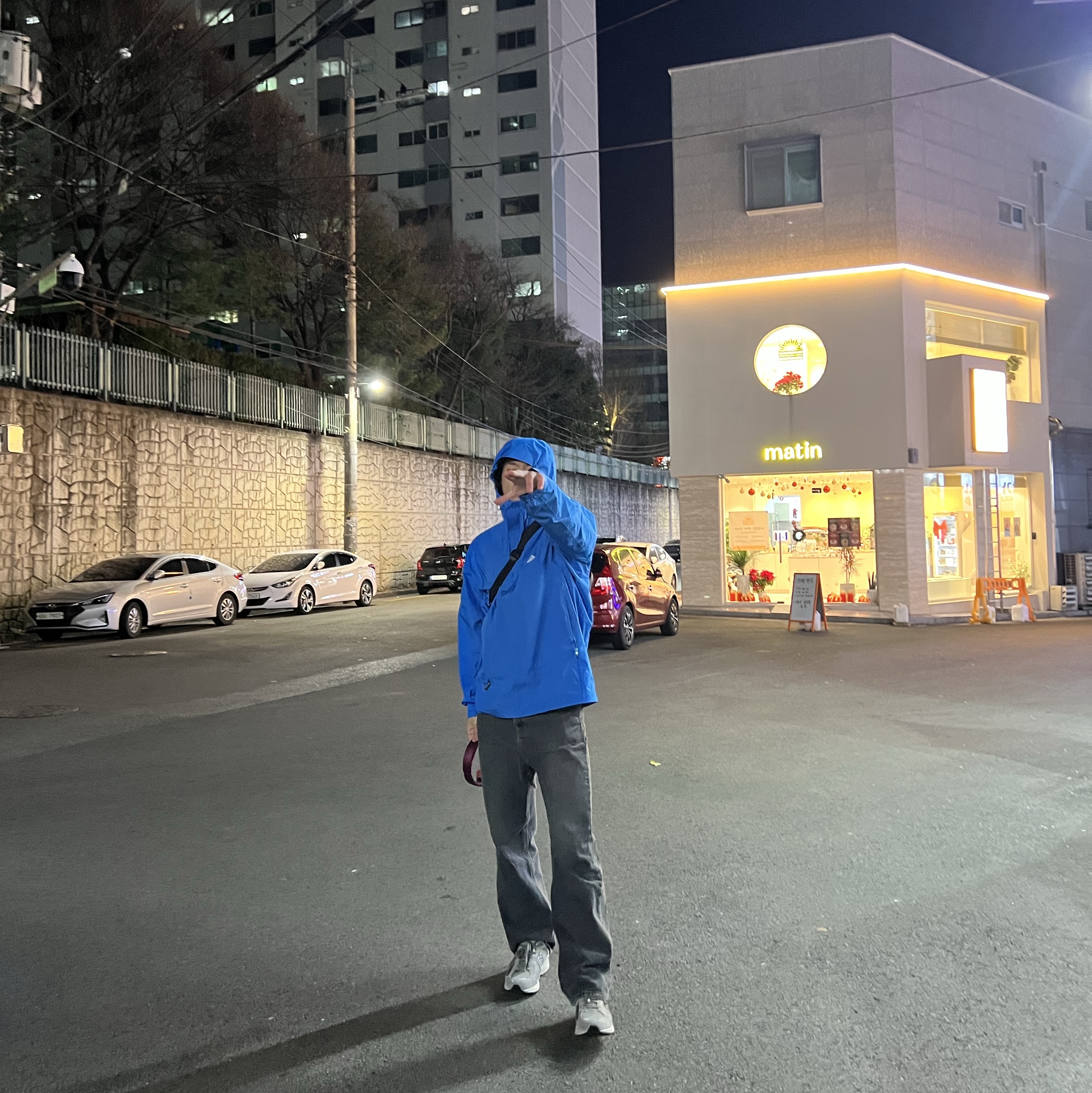 Nike ACG Storm-Fit ADV Cascade Rains Full Zip Jacket Light Photo Blue Summit White - Asia, New Balance 2002R Grey 착용 스타일
