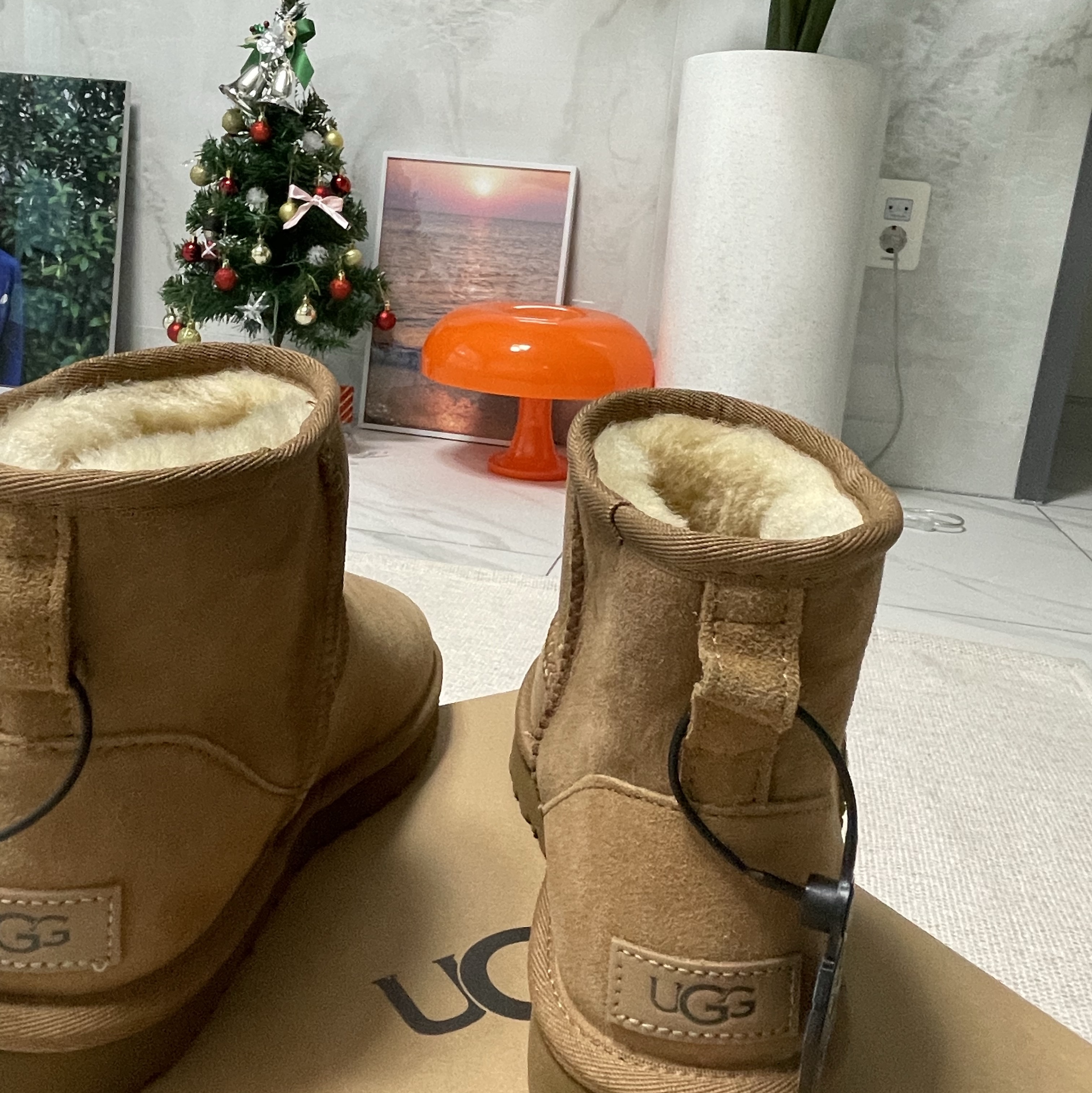 (W) UGG Classic Mini II Boots Chestnut 착용 스타일 - 1