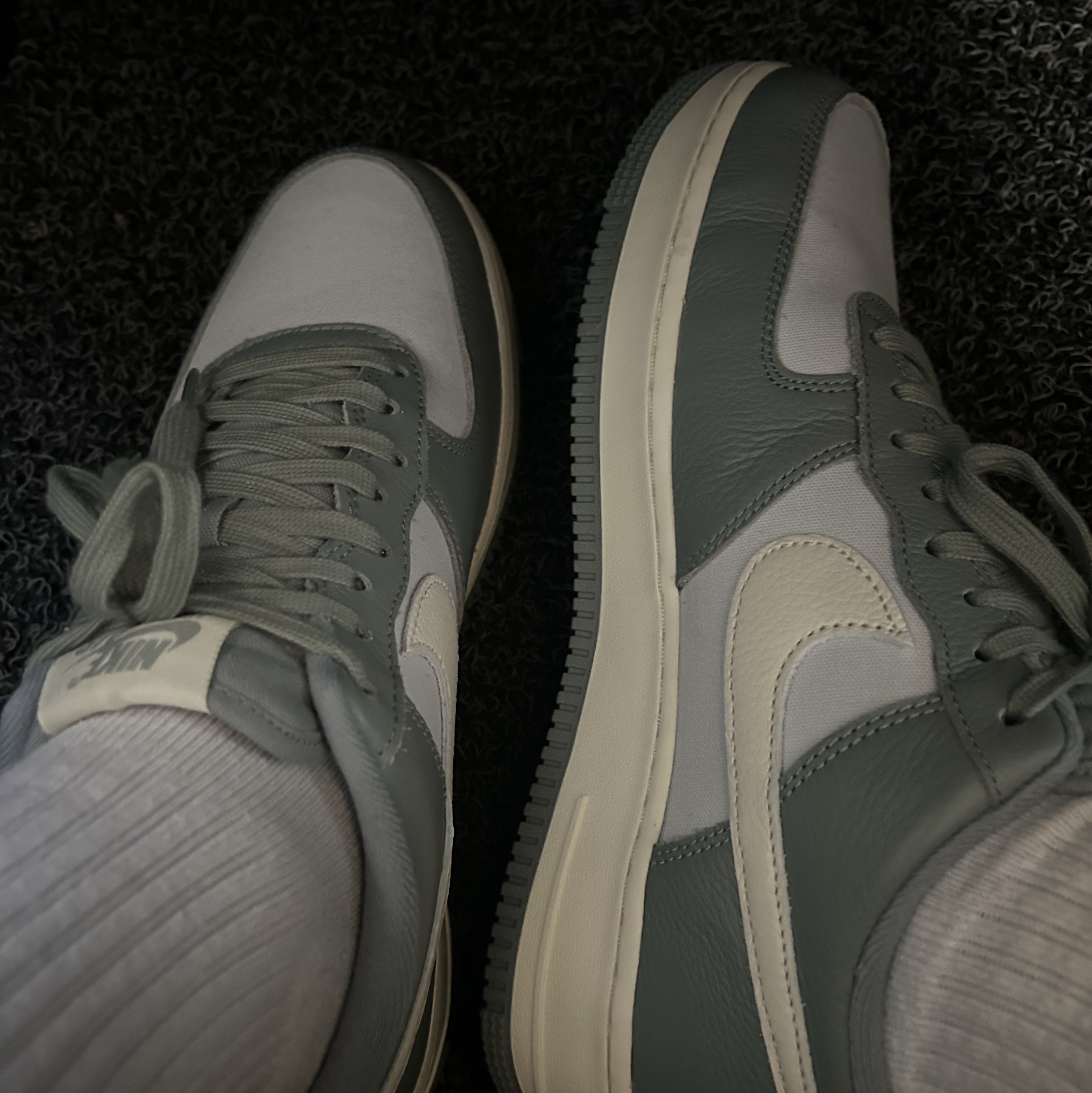 Nike Air Force 1 '07 LX Mica Green 착용 스타일