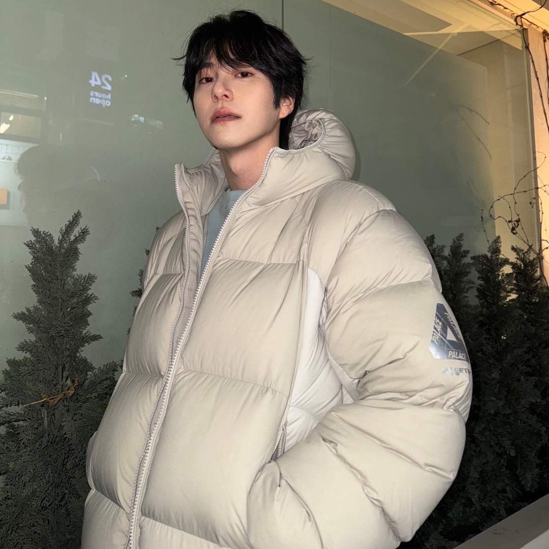 Palace Pertex Matte Balaclava Puffa Stone Arctica - 23FW 착용 스타일 - 1