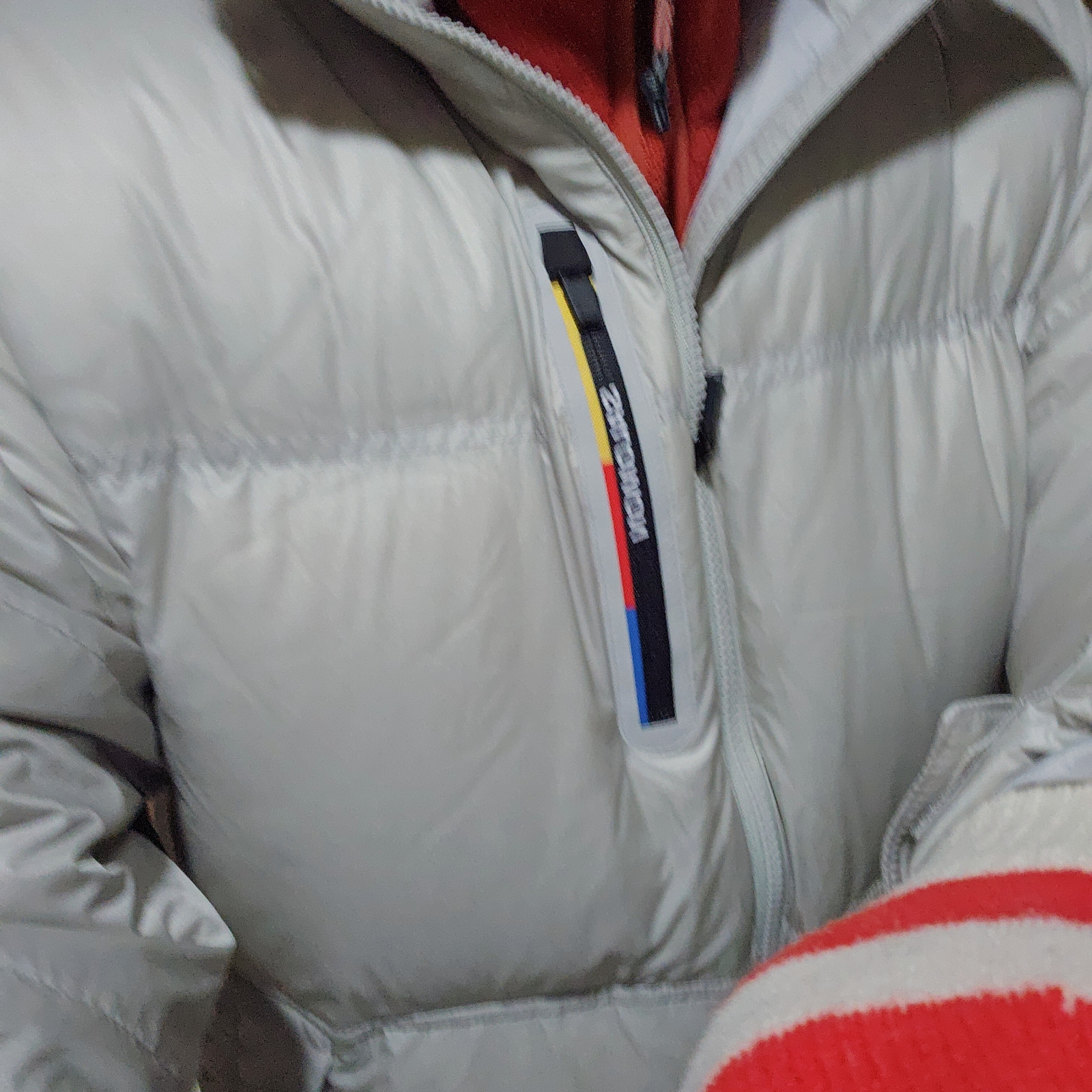 UGG Neuman Chestnut, Salomon Contour Down Jacket Chocolate 착용 스타일 - 2