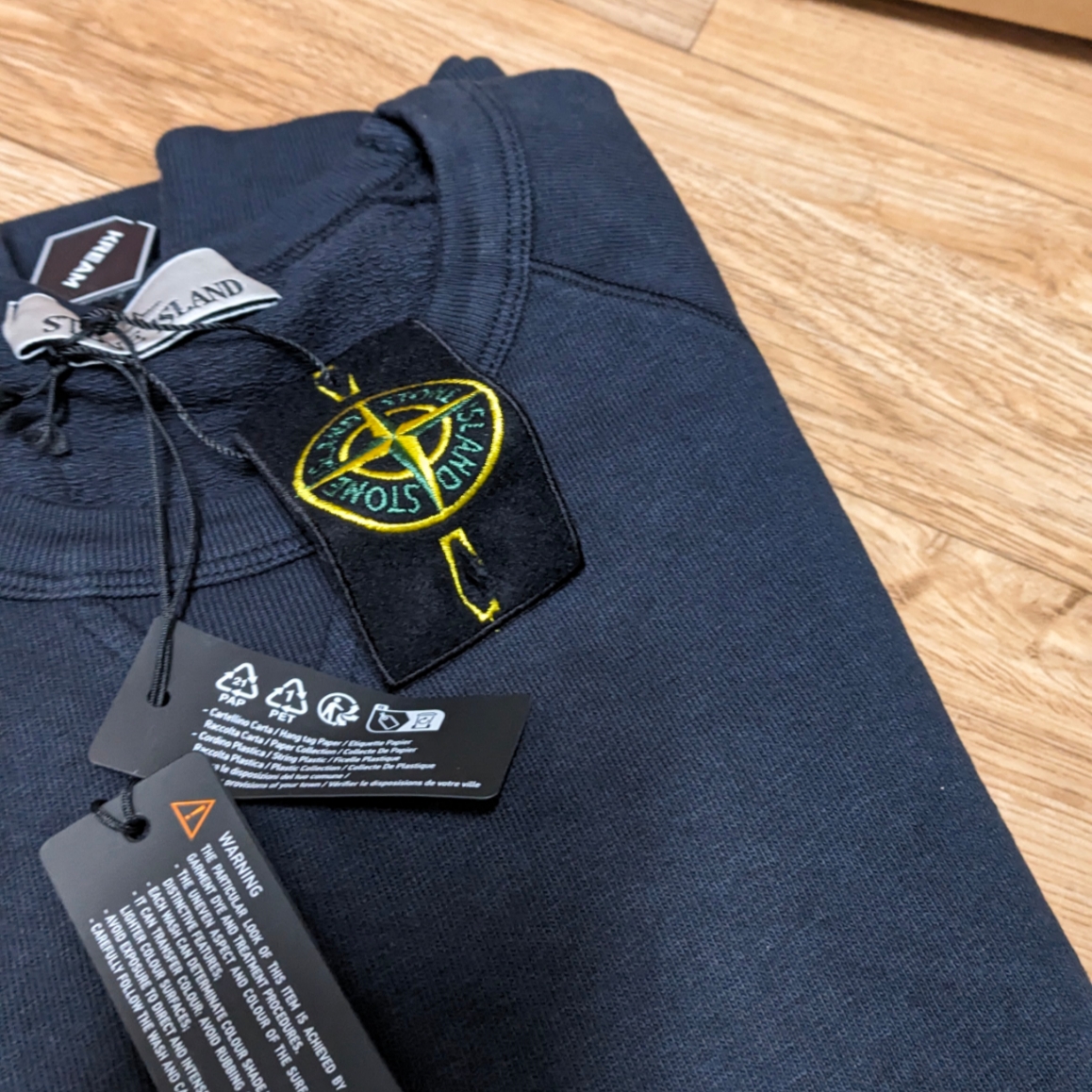 Stone Island 66360 Old Treatment Crewneck Sweatshirt Navy Blue - 23SS 착용 스타일