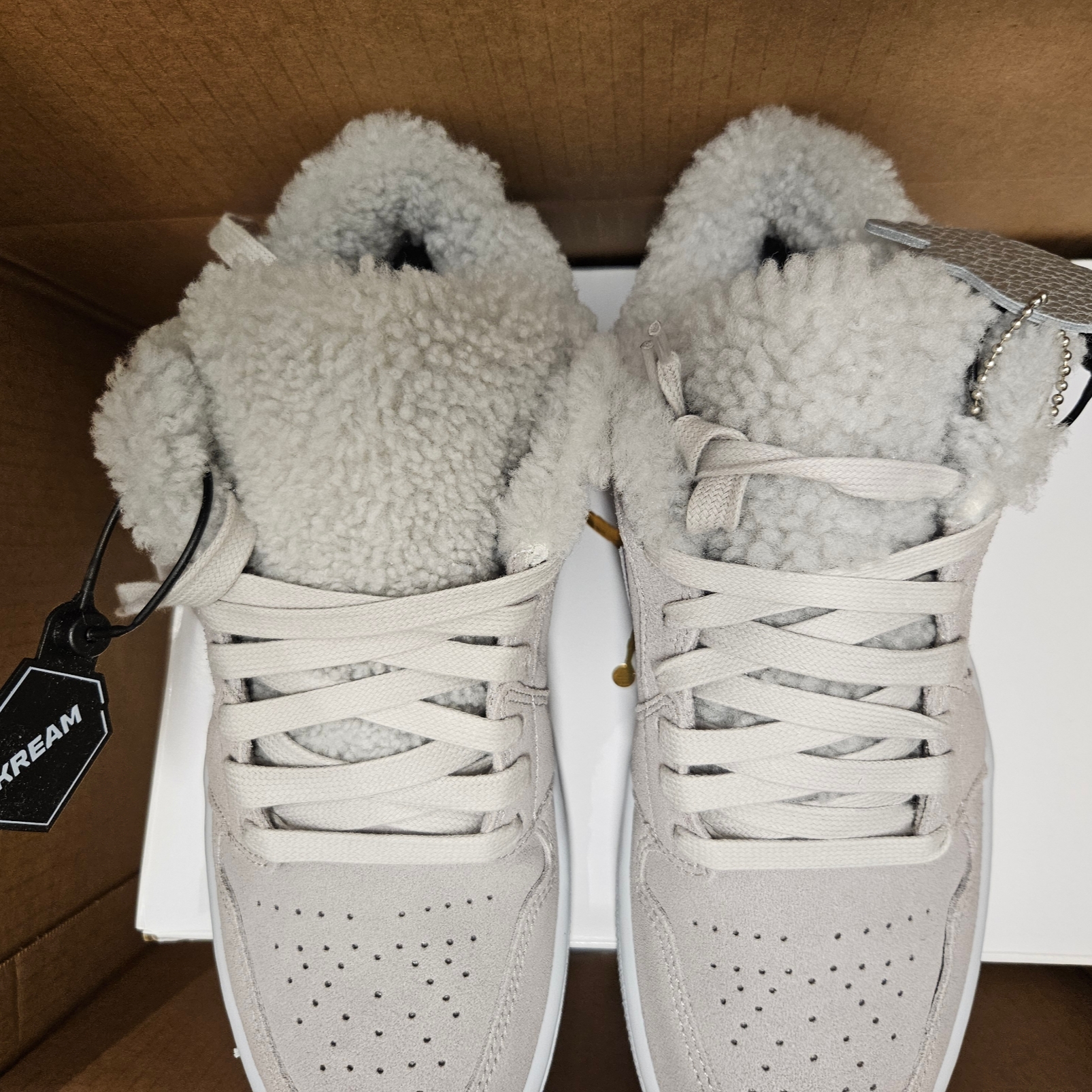 (W) Jordan 1 Low SE Sherpa Fleece 착용 스타일 - 2