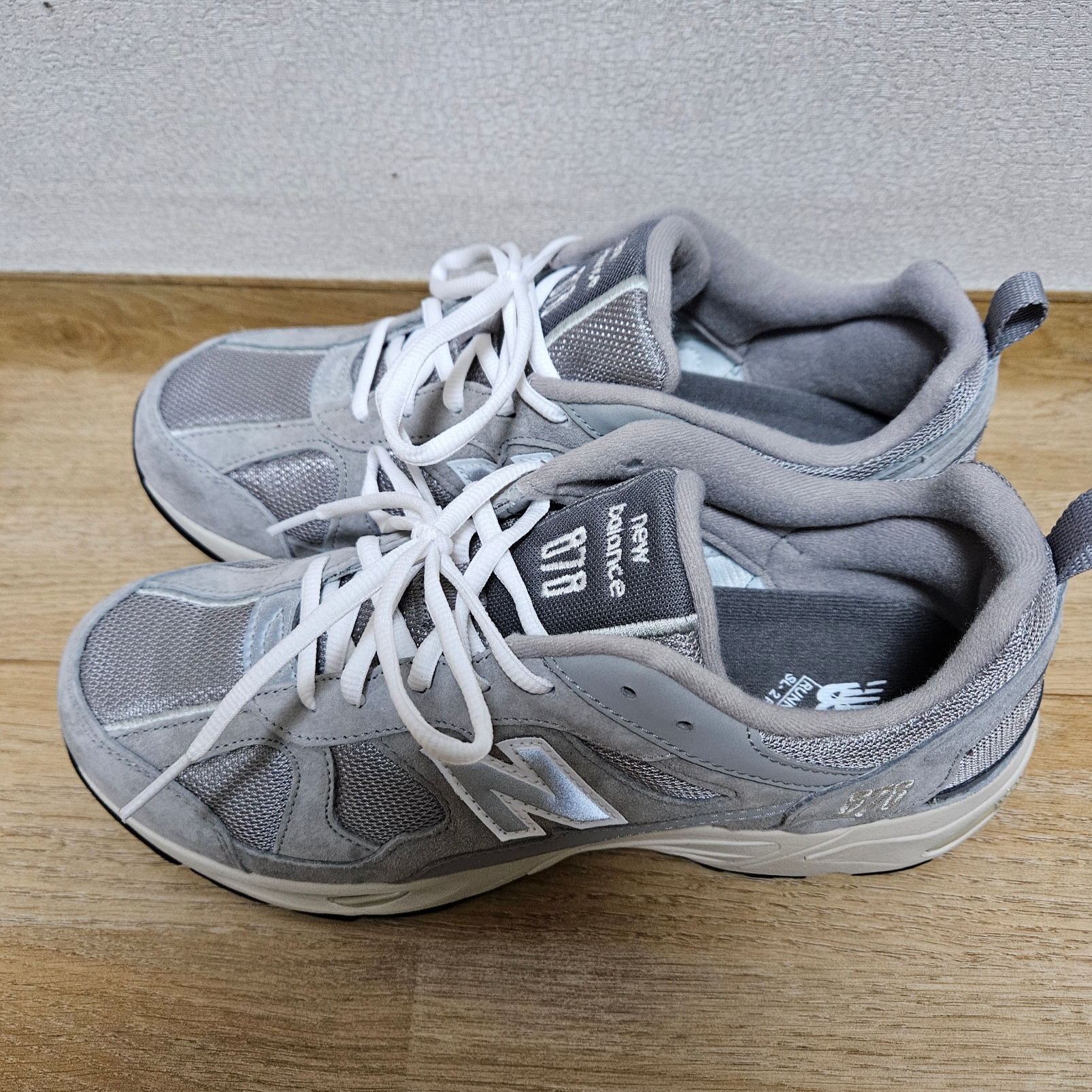 New Balance 878 Gray 착용 스타일 - 2