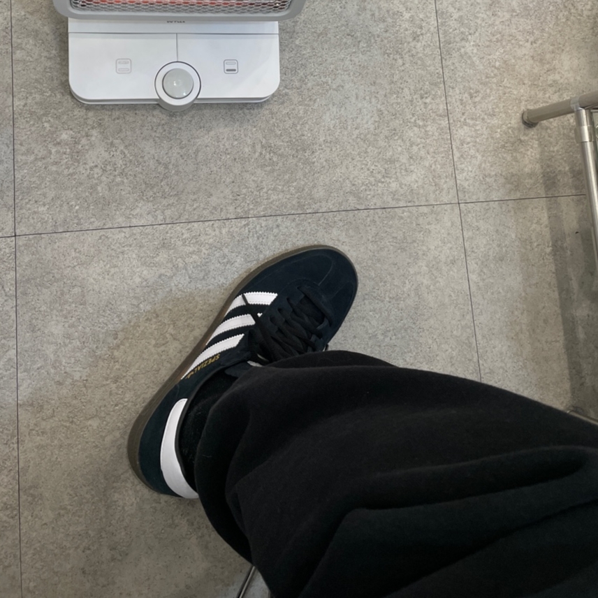 Adidas Spezial Handball Core Black 착용 스타일